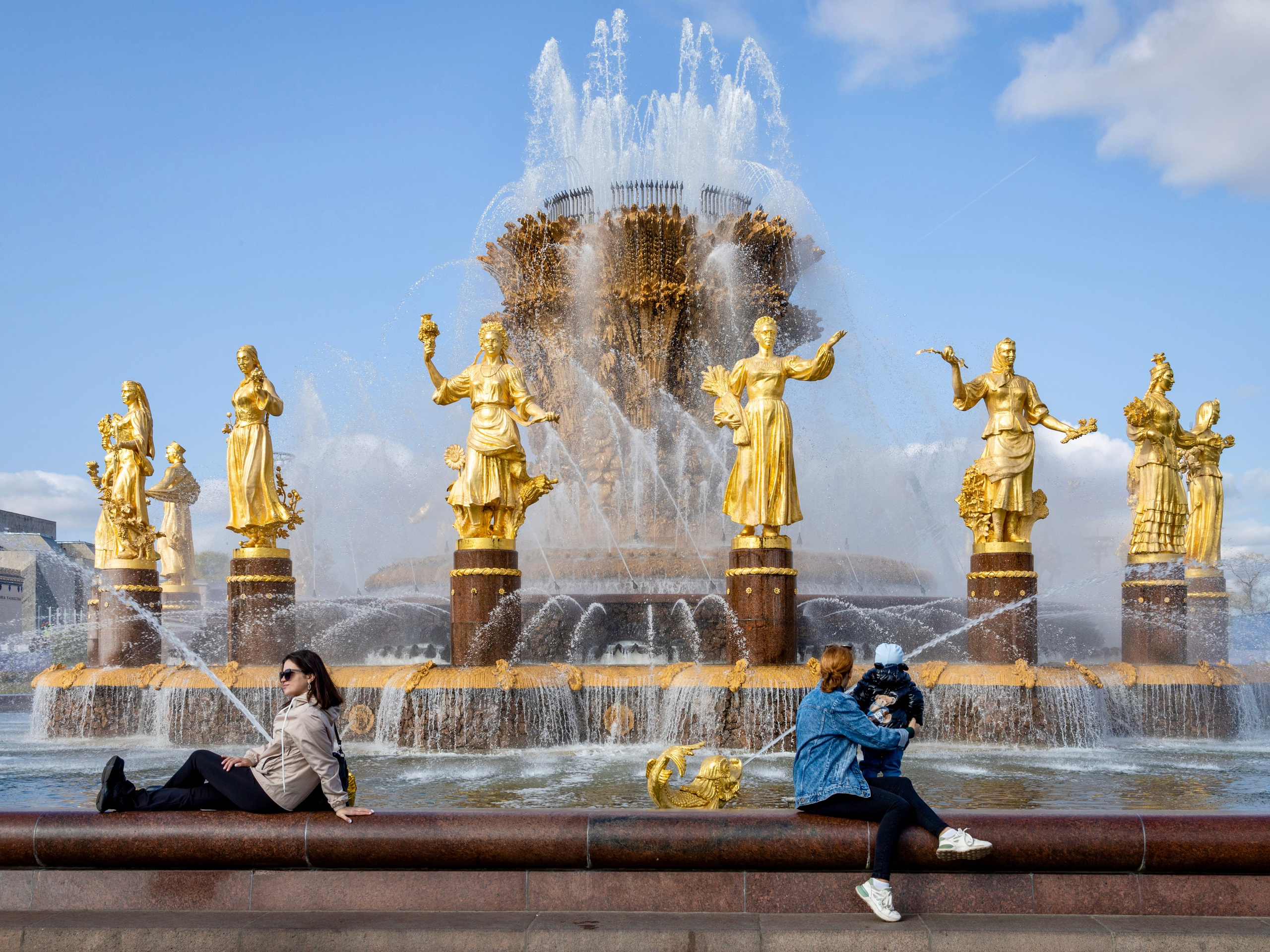 Стрит. Фотограф в Москве — Рина Серёгина — съёмка в студии и репортаж