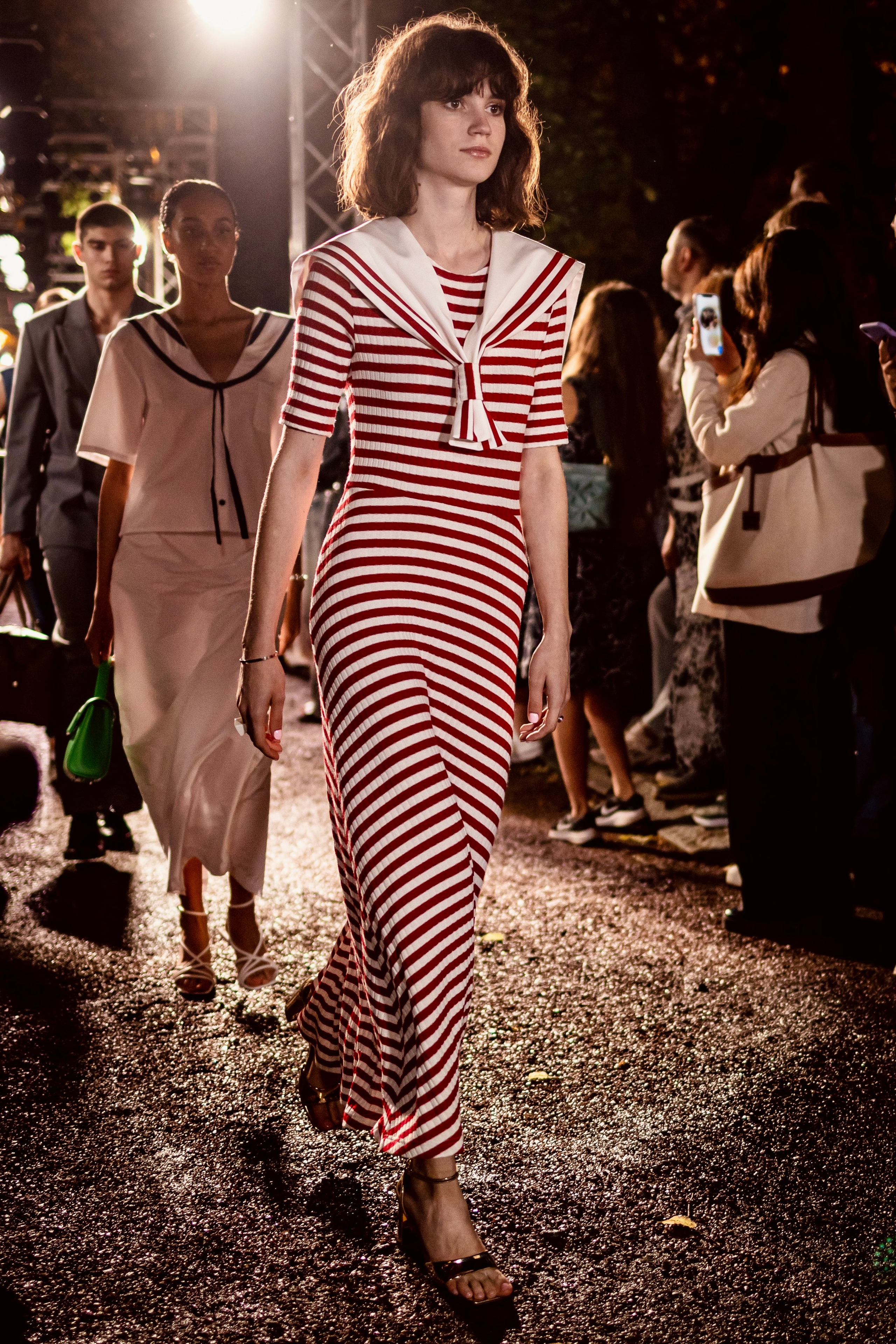 Фото с показа российских брендов на Патриках. Фотосессии и репортаж — Фотограф в Москве — Рина Серёгина