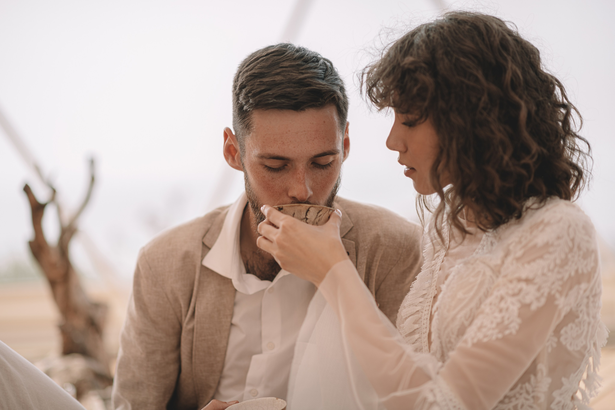 Свадебная фотосессия в Щелкино ,Бухта Космонавтов. Выездная церемония на берегу моря Крым. Свадебный и семейный фотограф и видеограф, Крым, Москва, Санкт -Петербург