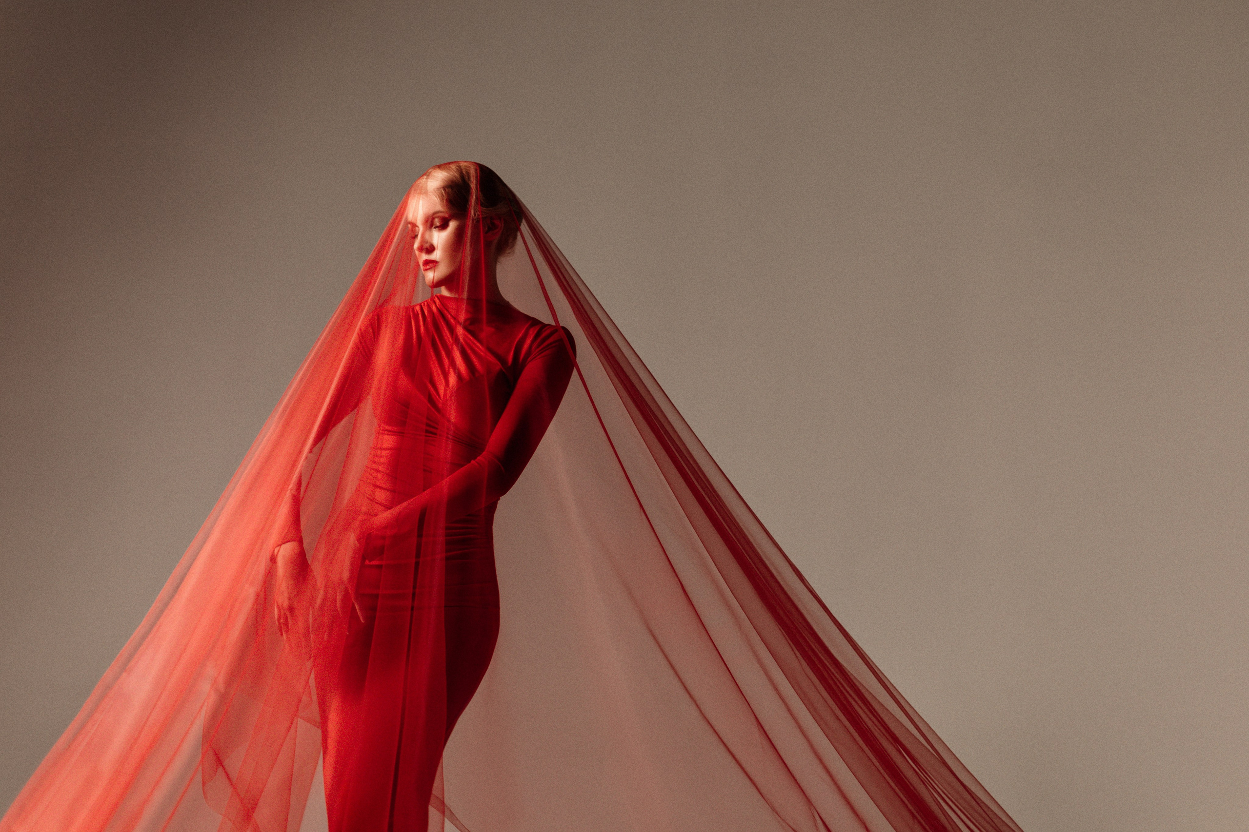 Цвет настроения — красный. Устинова Софья. Фотограф. Москва