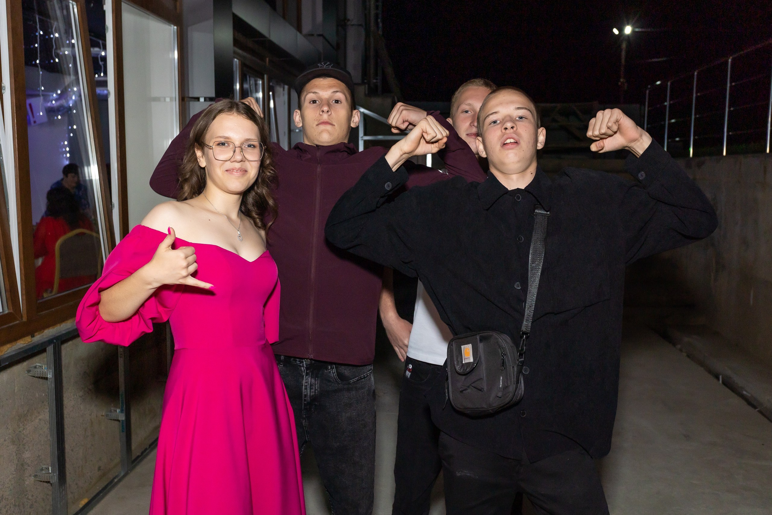 Вручение аттестата и выпускной вечер. Выпускные альбомы Майкоп, Краснодар Елена Золотарева