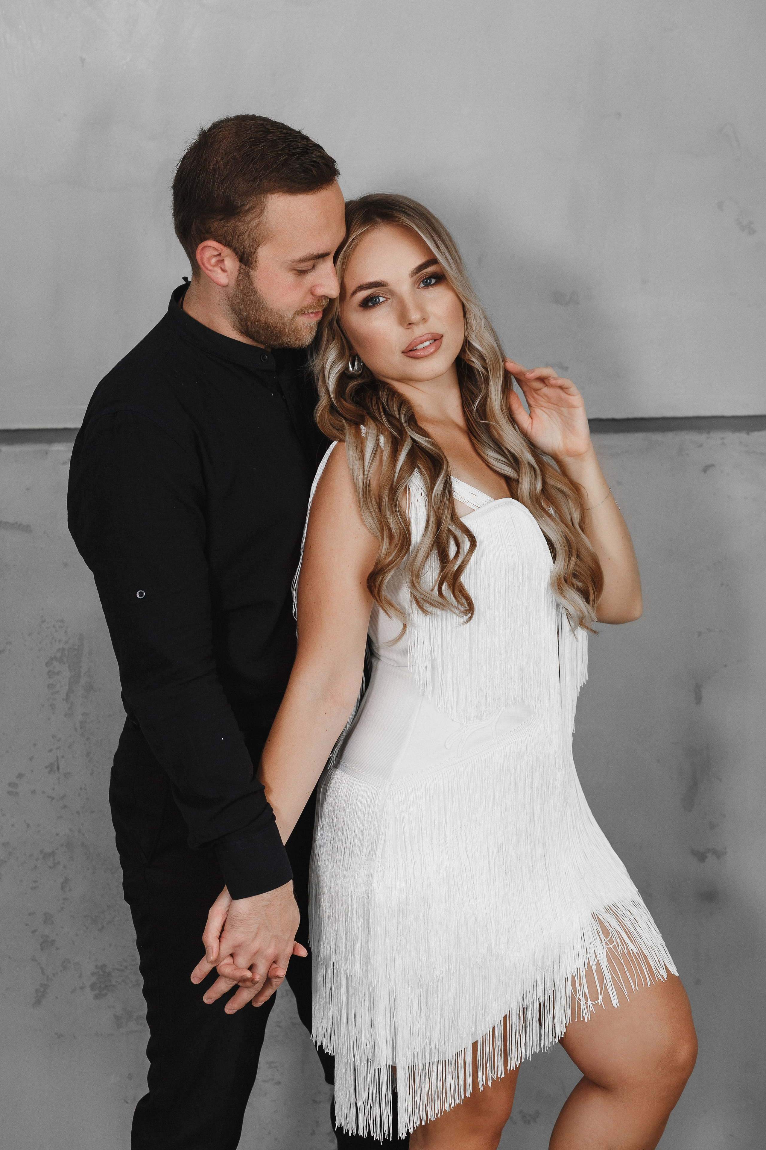 Любовь в объективе: Олег и Настя в фотостудии Таганрога. Свадебный и семейный фотограф в Таганроге Бакарюк Антон