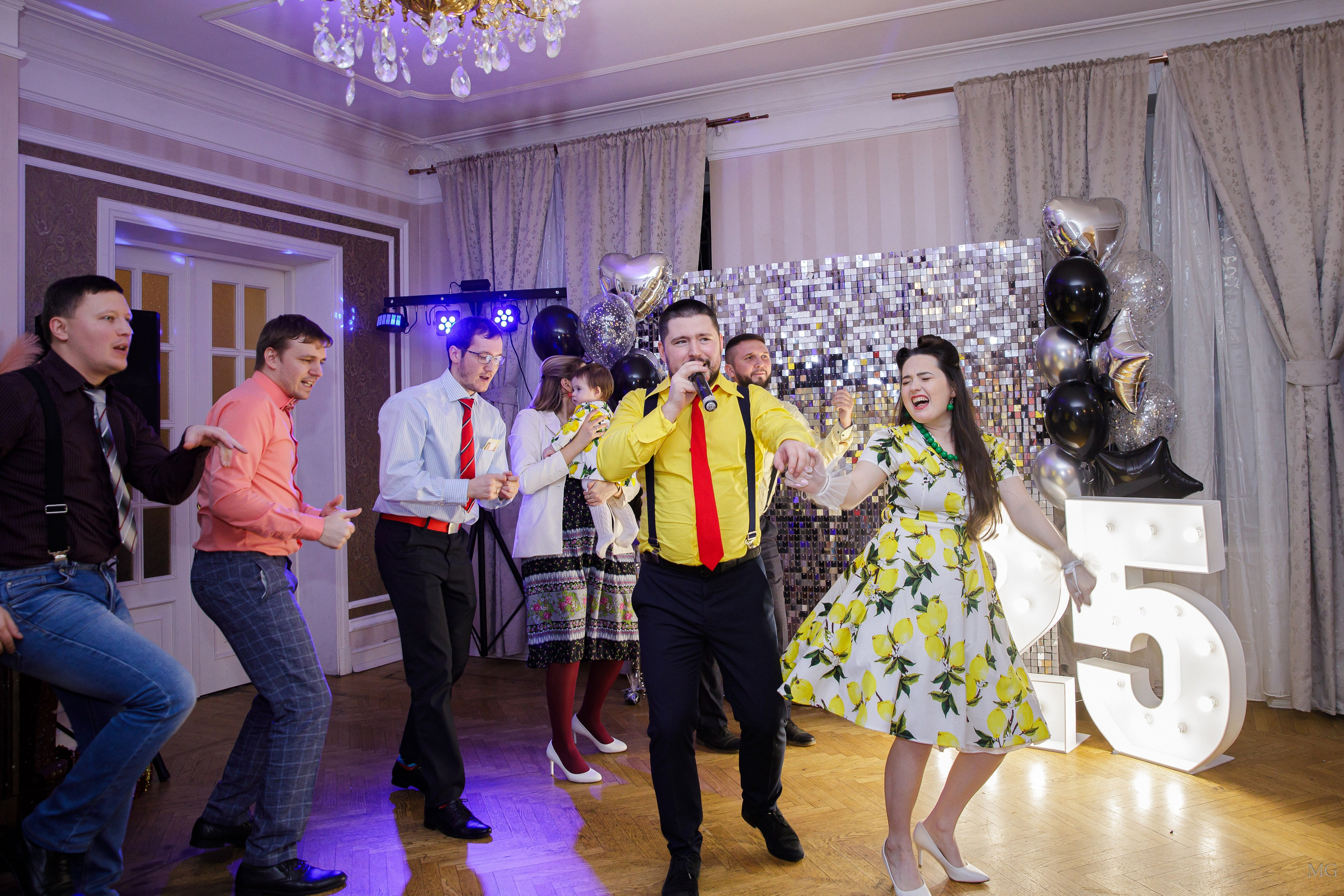 Дарина и Стиляги. Маша Гонтарь Семейный домашний репортажный фотограф в Санкт-Петербурге