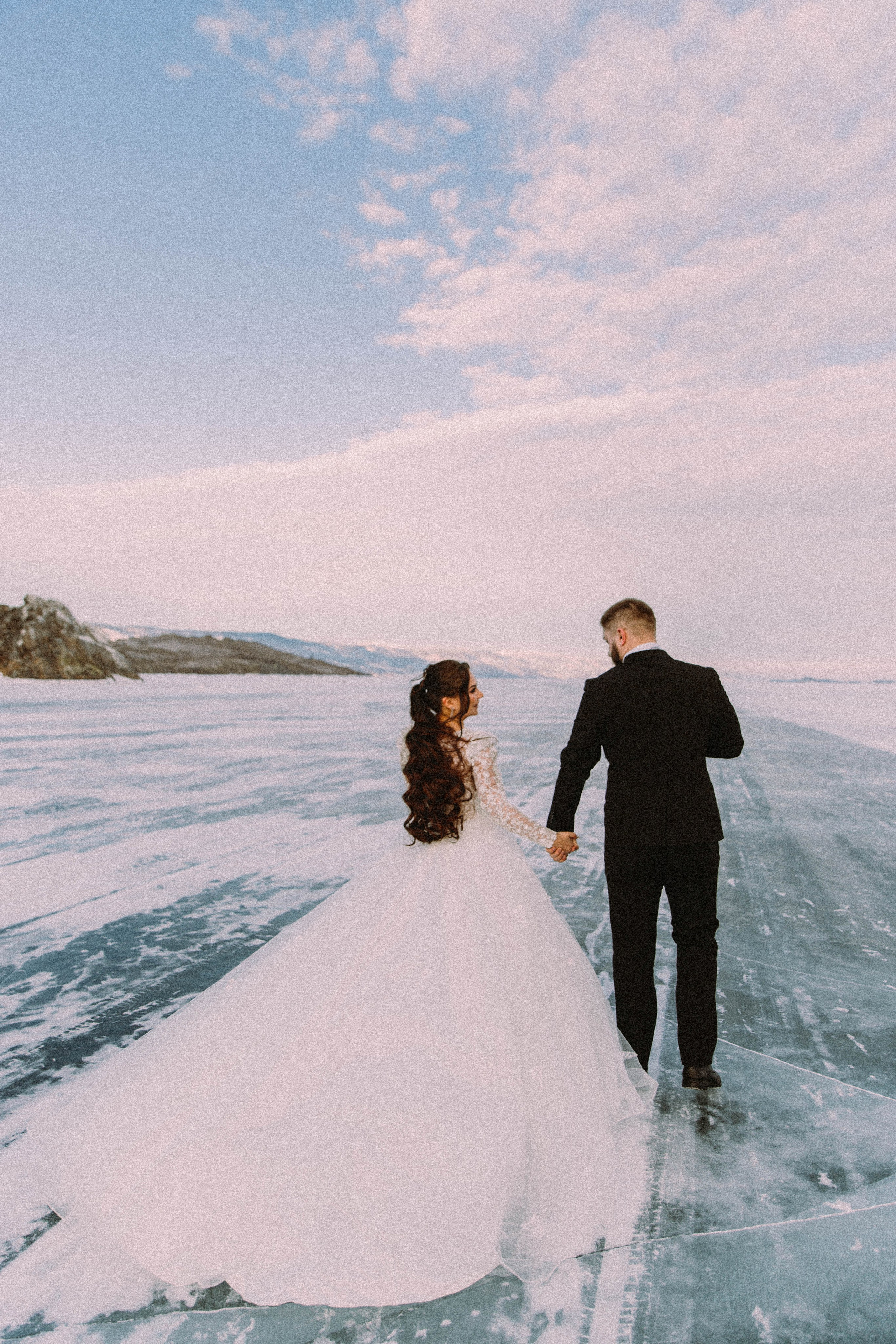 Свадебная зимняя съемка на Байкале. Главная