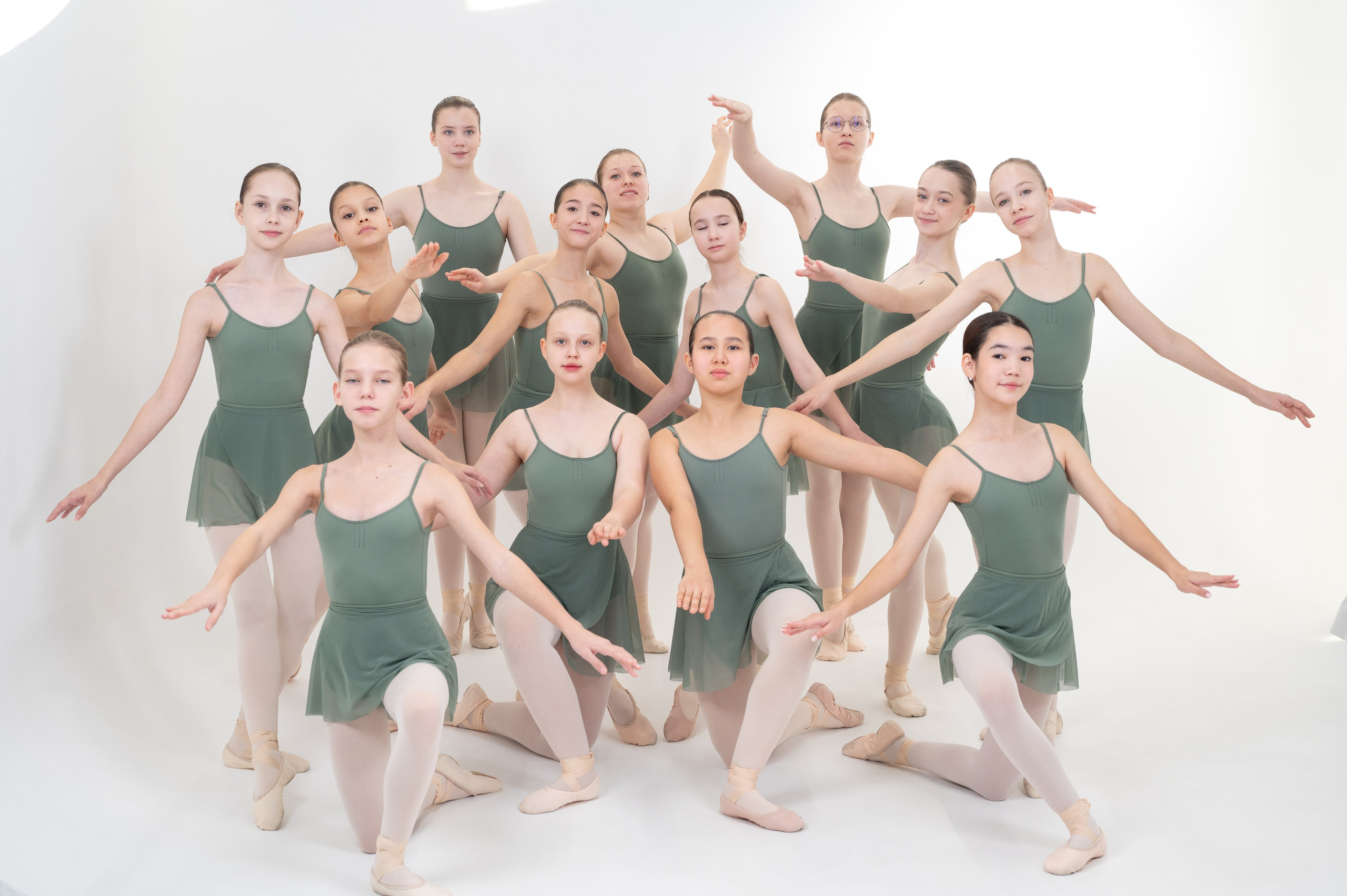 Выпускной альбом хореографичесского коллектива «Пилигрим». Фотограф новорожденных, семейный детский в Тюмени Татьяна Морозова