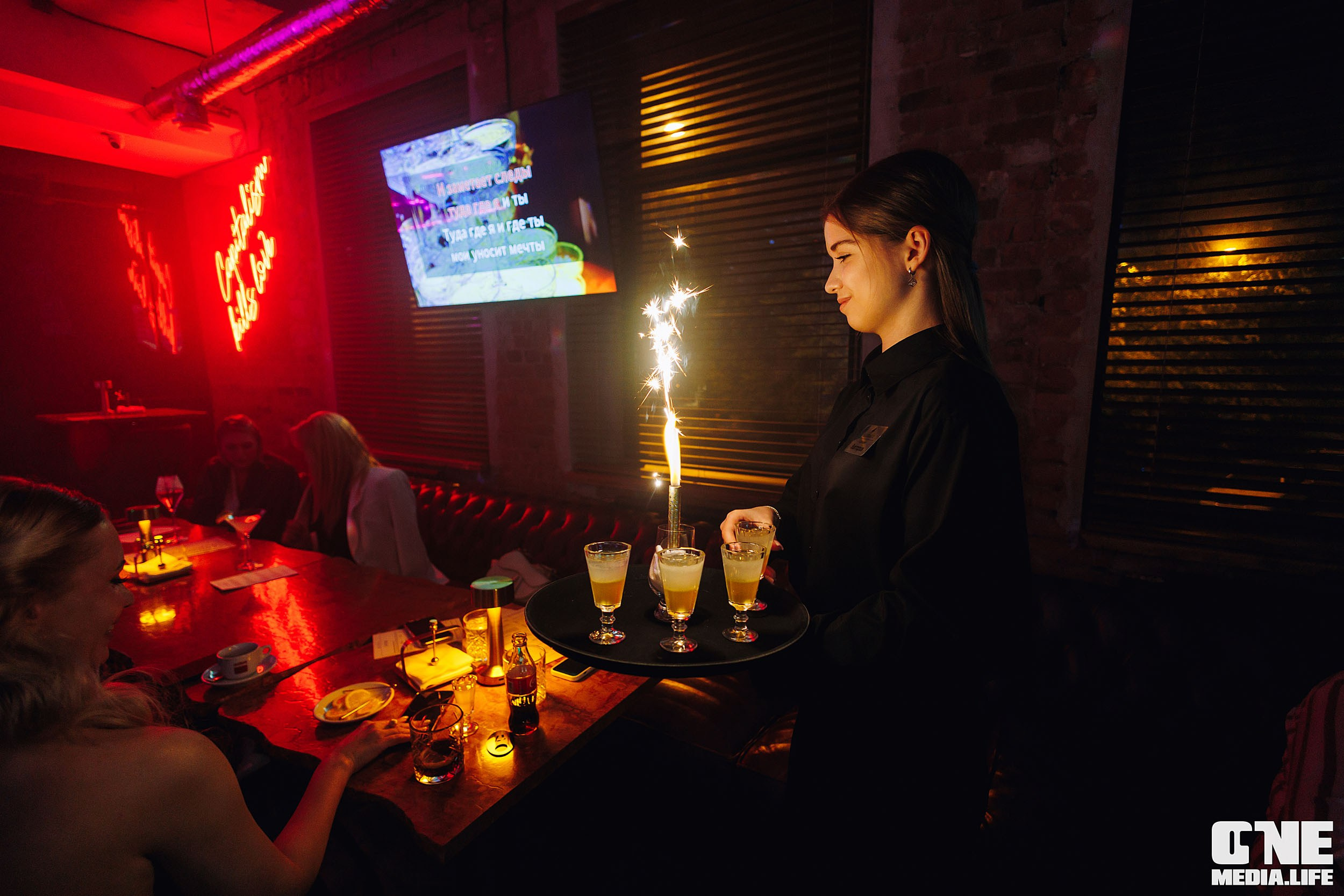 Фоторепортаж из караоке-клуба Белгравия. One Media Life: фоторепортажи, фотоотчеты с мероприятий и заведений