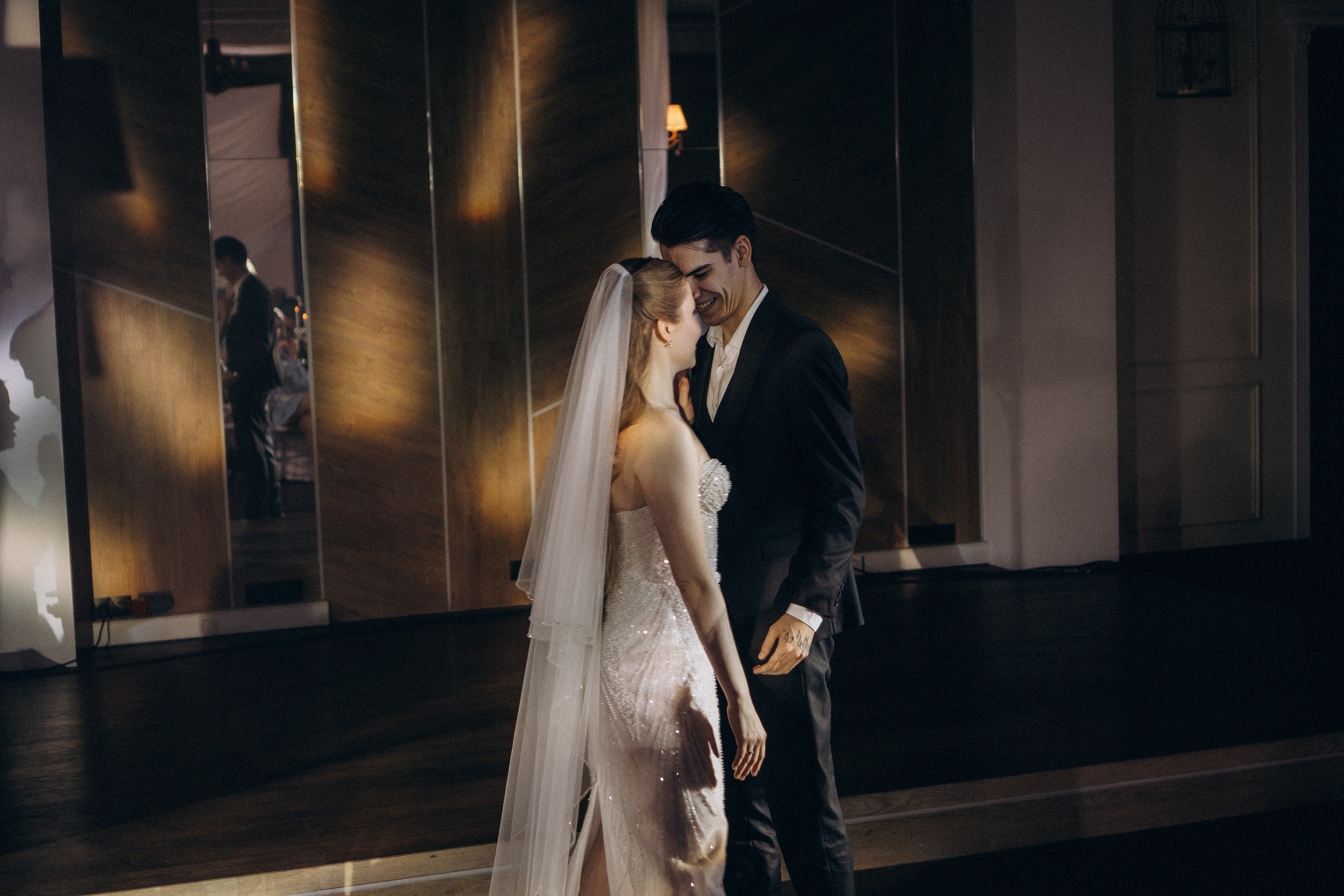 СВАДЕБНАЯ СЬЕМКА СБОРОВ В ОТЕЛЕ И ВЫЕЗД НА ЦЕРЕМОНИЮ (СНЯТО В СИБИРЕ В НИЖНЕВАРТОВСКЕ). Профессиональный фотограф, Санкт-Петербург — Виктория Богомолова