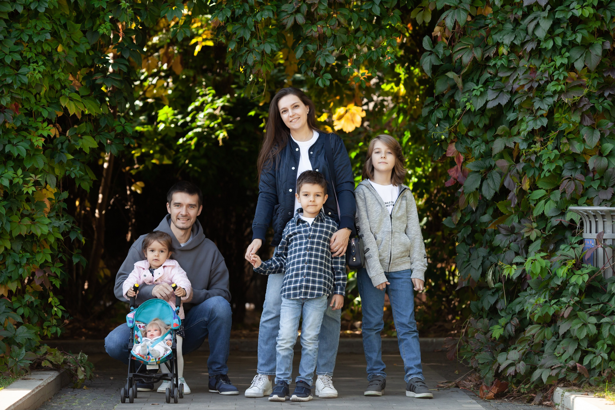 Семейная фотосъемка в саду Баумана. Фотографы в Москве Светлана Устинова и Сергей Грачев