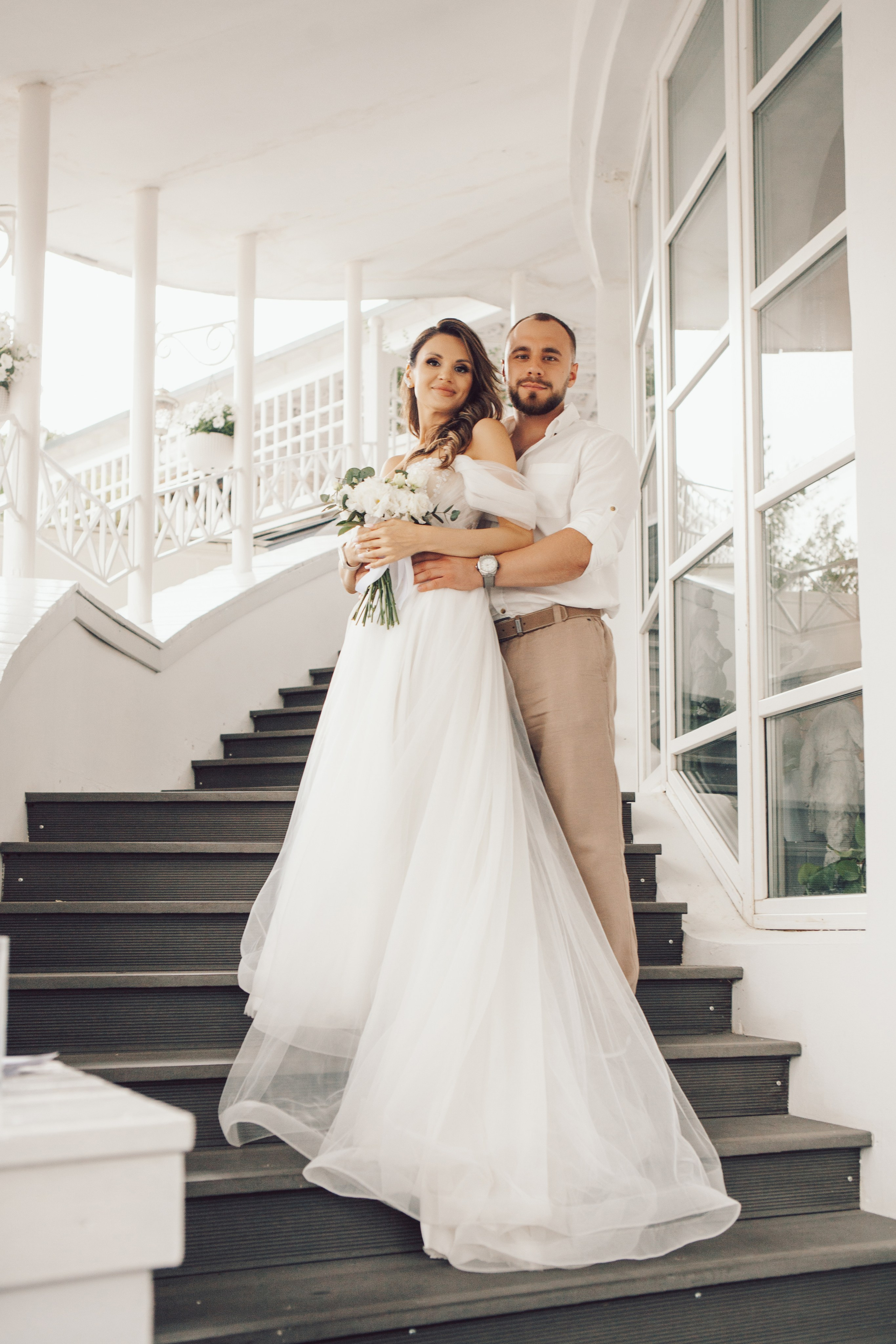 Молодожены в павильоне космонавтики и авиации №34 на вднх и в ресторане московское небо. Фотограф Ольга Ефремова