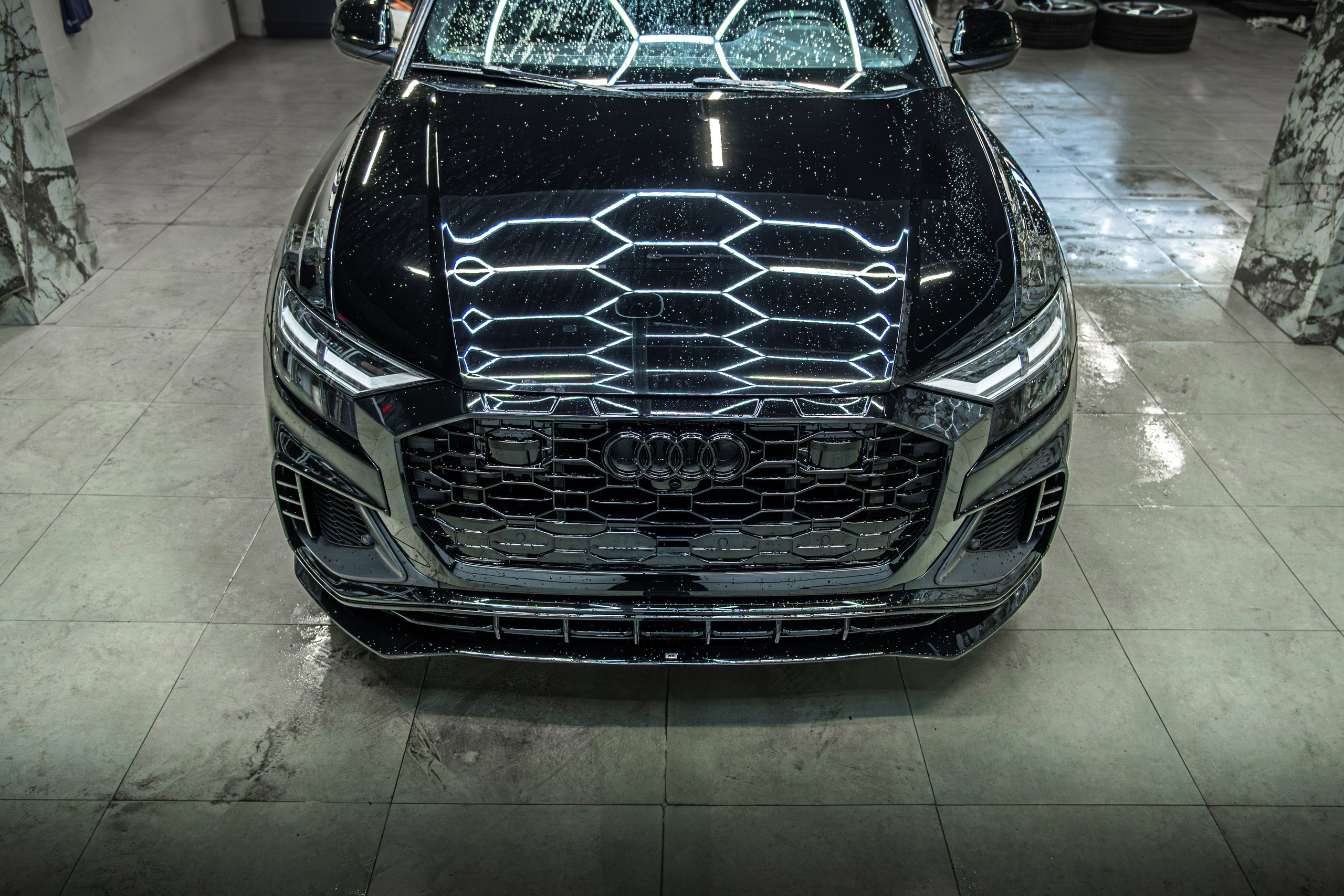 Audi Q8. Valya Fleks