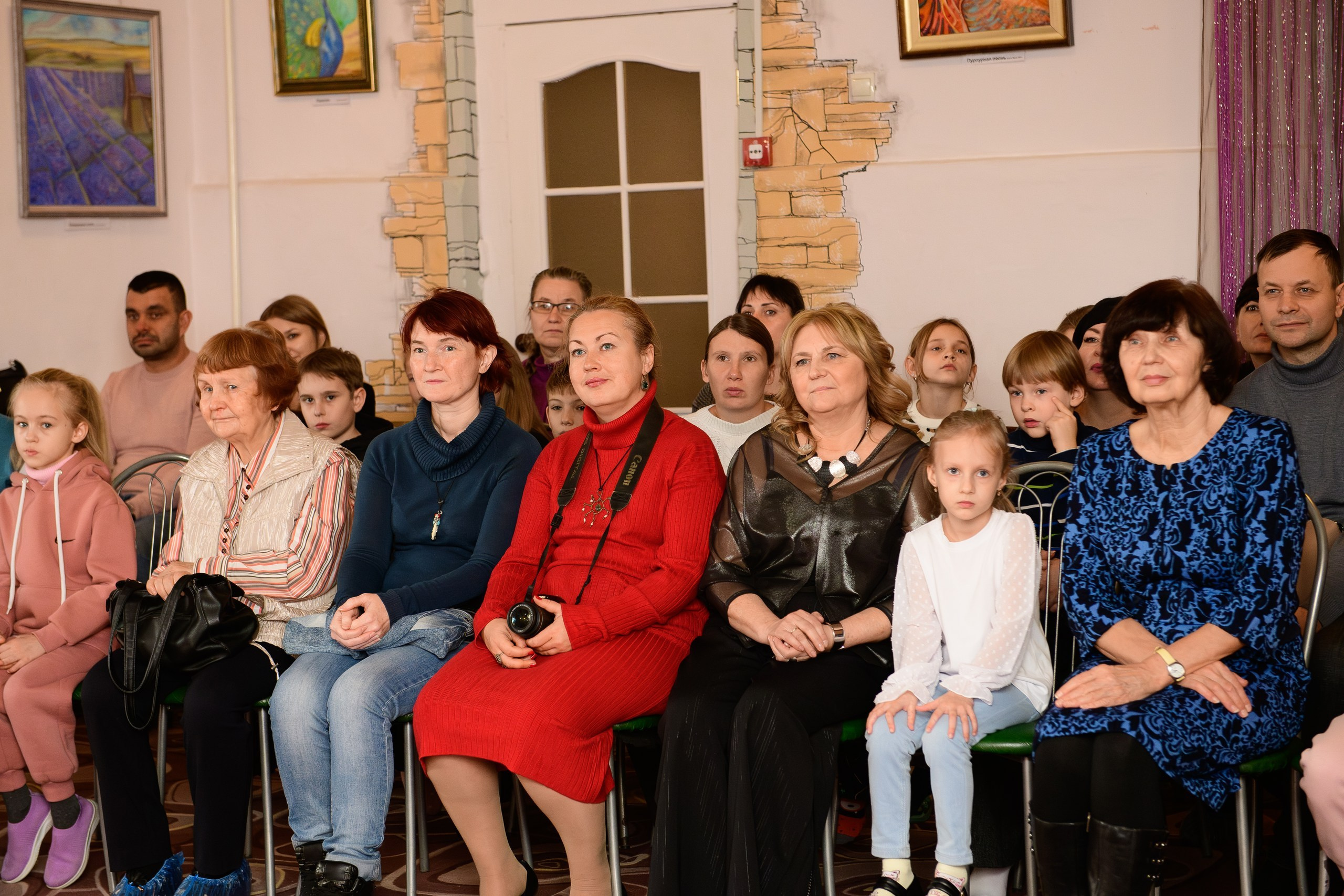 Выставка «Влюбленная в мир». Художница Татьяна Иванова-Гуляева. Фотограф Валерия Голубева (Миронова)