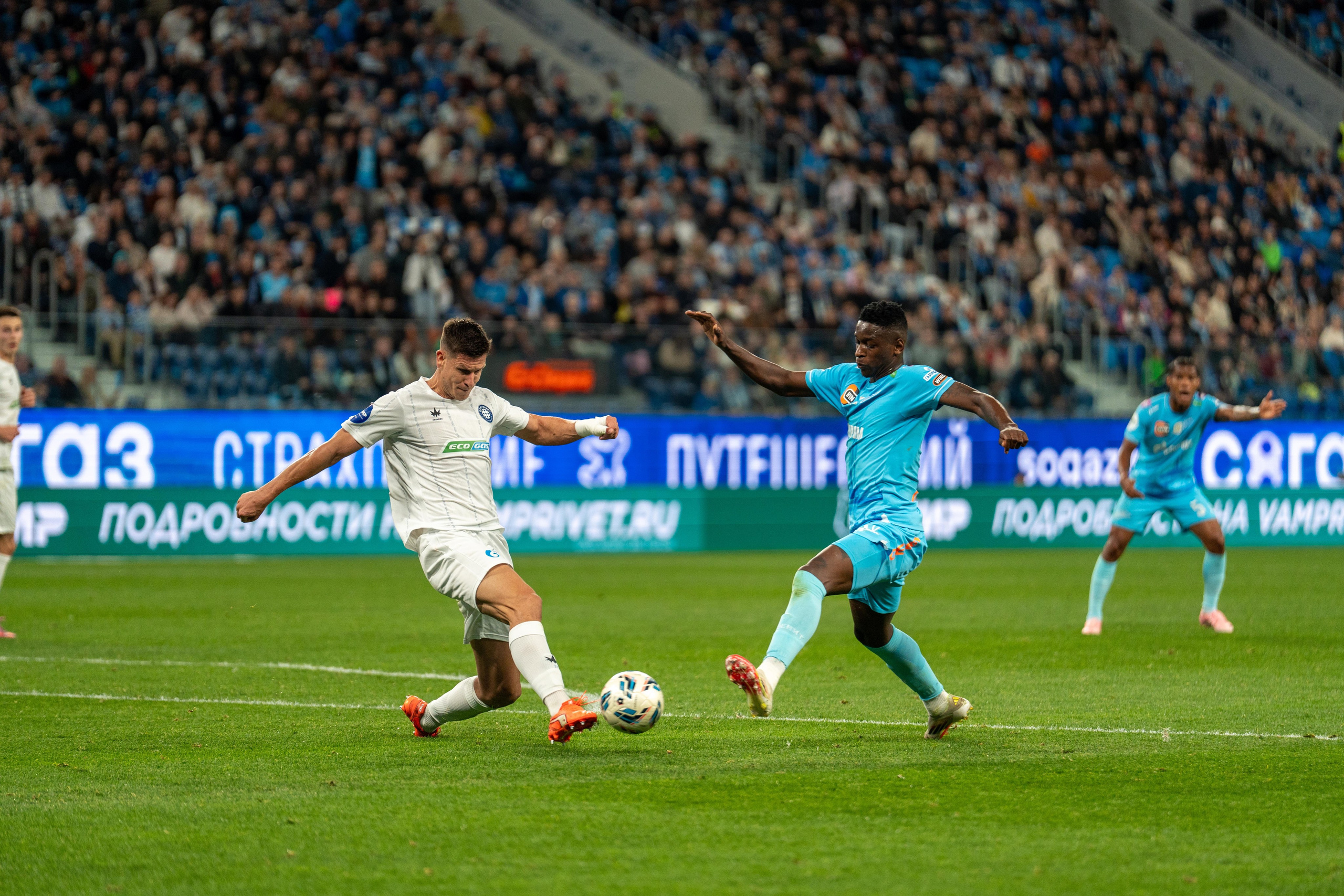 Кадр репортажной спорт-съёмки Зенит – Оренбург