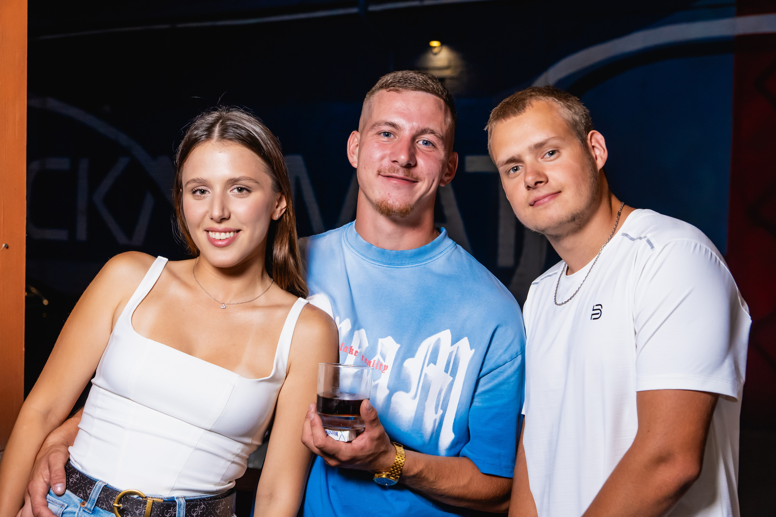 Выпускной Delta. Занимаюсь профессиональной фотографией и живу рядом с Байкалом. Работаю в разных жанрах