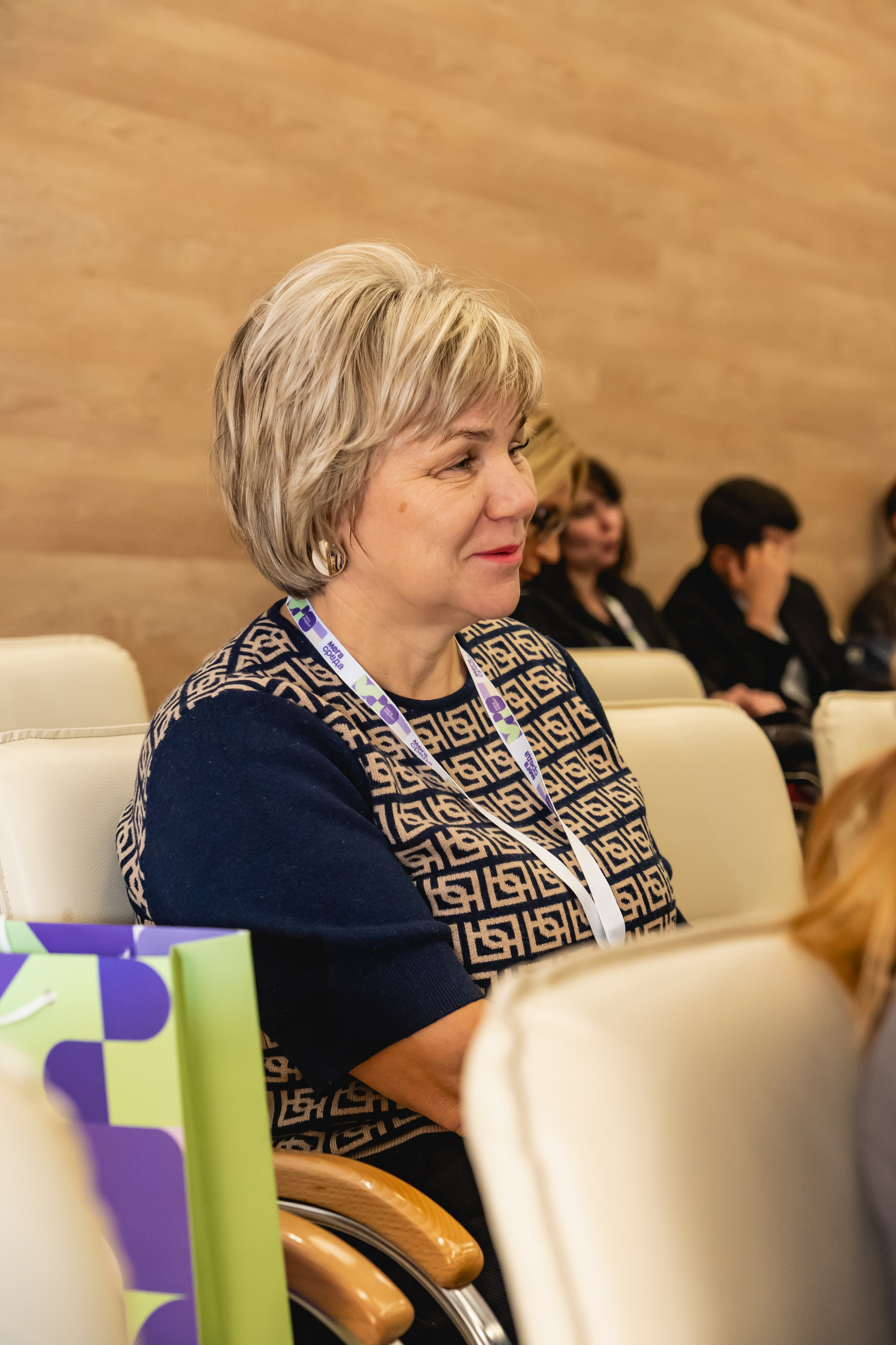 Мегасреда. Занимаюсь профессиональной фотографией и живу рядом с Байкалом. Работаю в разных жанрах