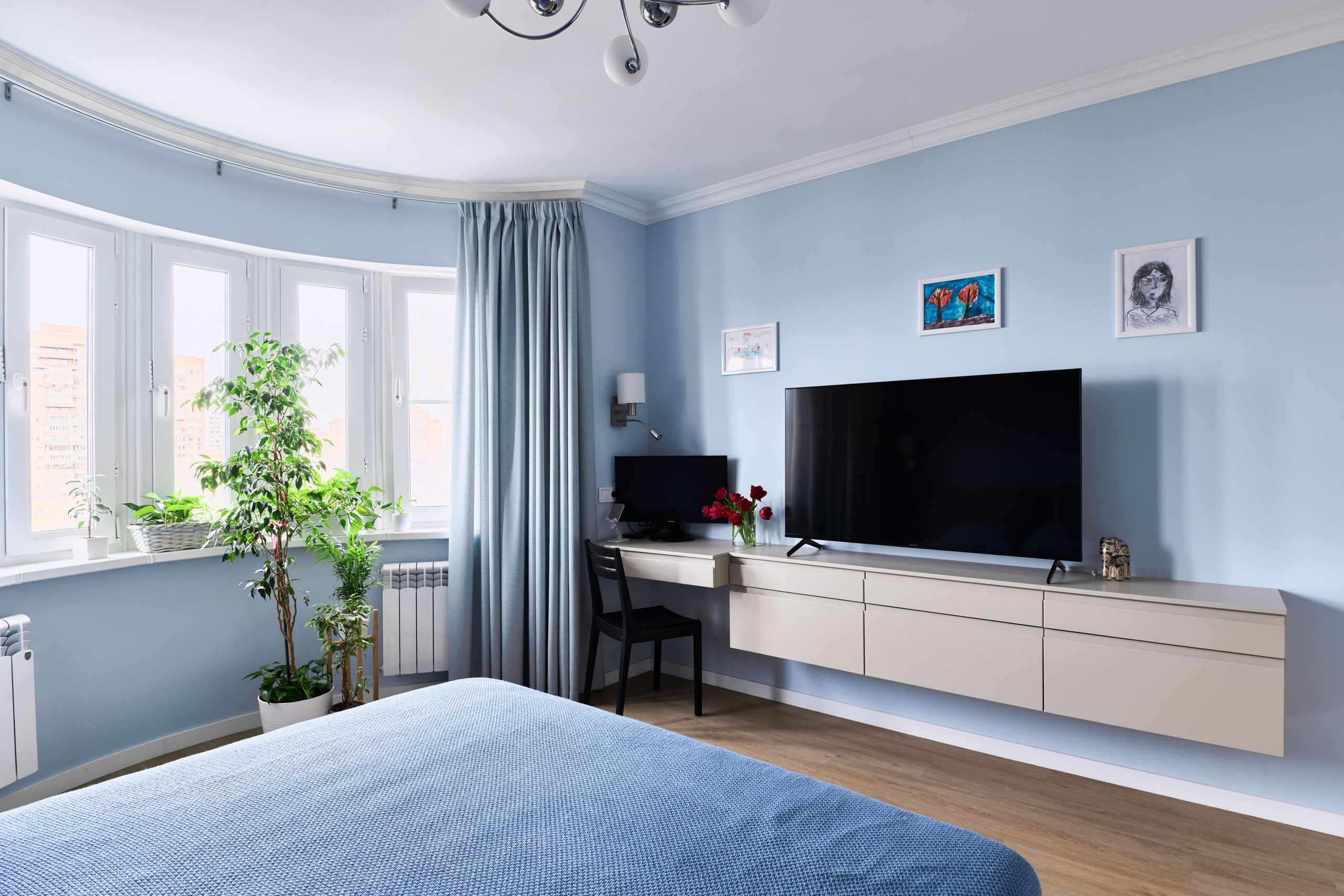 На улице Юных Ленинцев. Никита Хохловский фото и видео продакшн