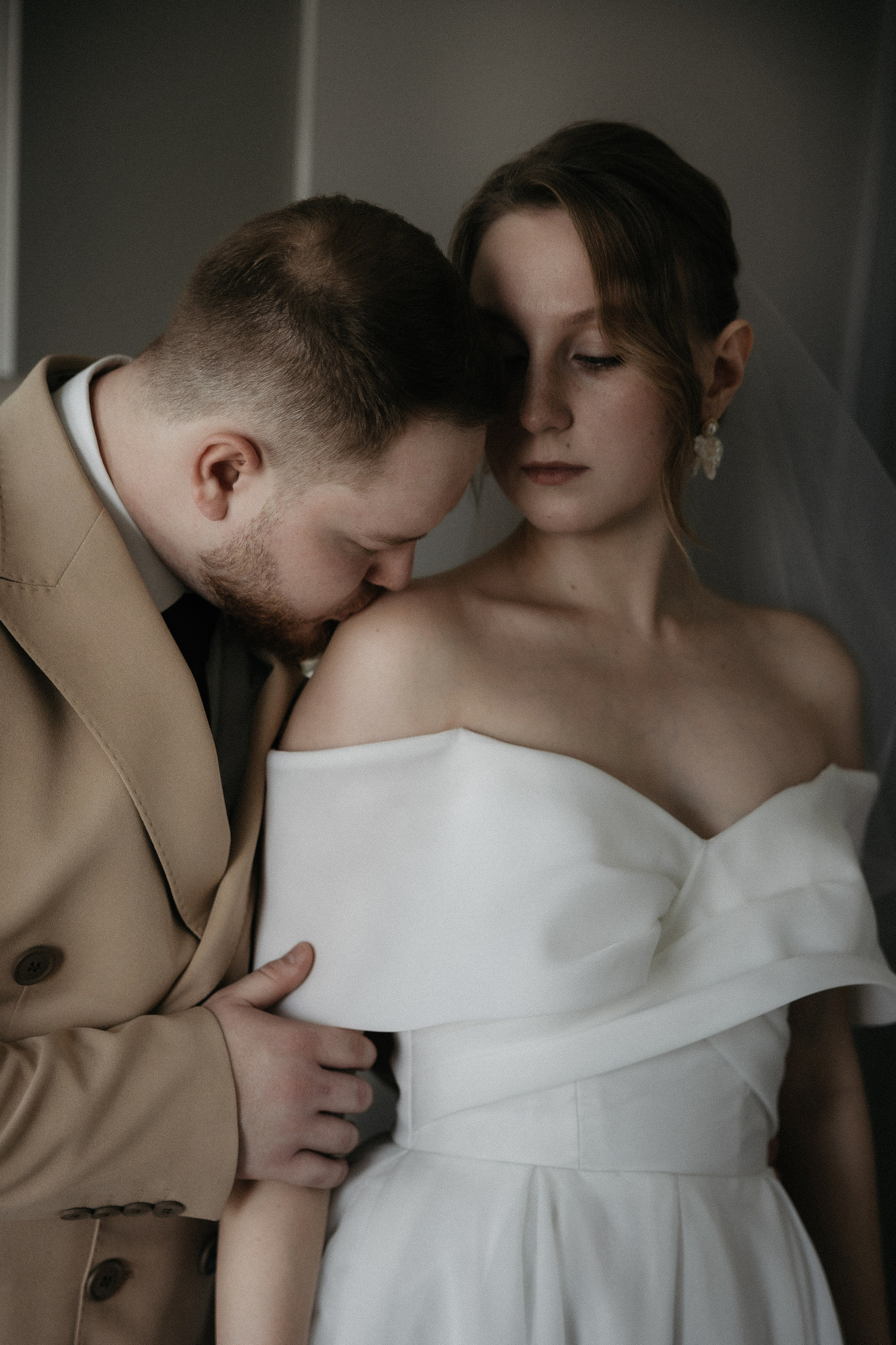 Утро невесты и свадебная фотосессия на теплоходе по Москве-реке