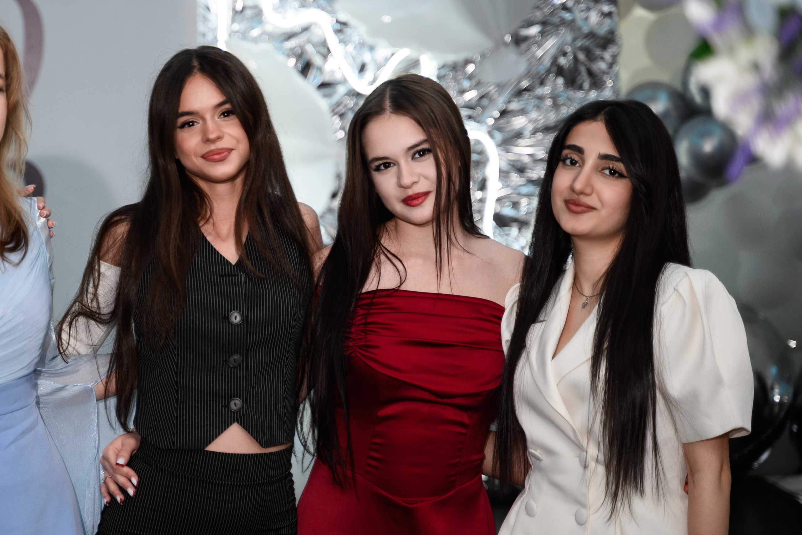 Фотограф на выпускной. Фотосъёмка для школьников и студентов в Санкт-Петербурге. Фотограф Алексей Лукин. Свадьба, мероприятие, корпоратив, юбилей, фотосессия, портрет. Фотосъёмка в Санкт-Петербурге. Ретушь фотографий