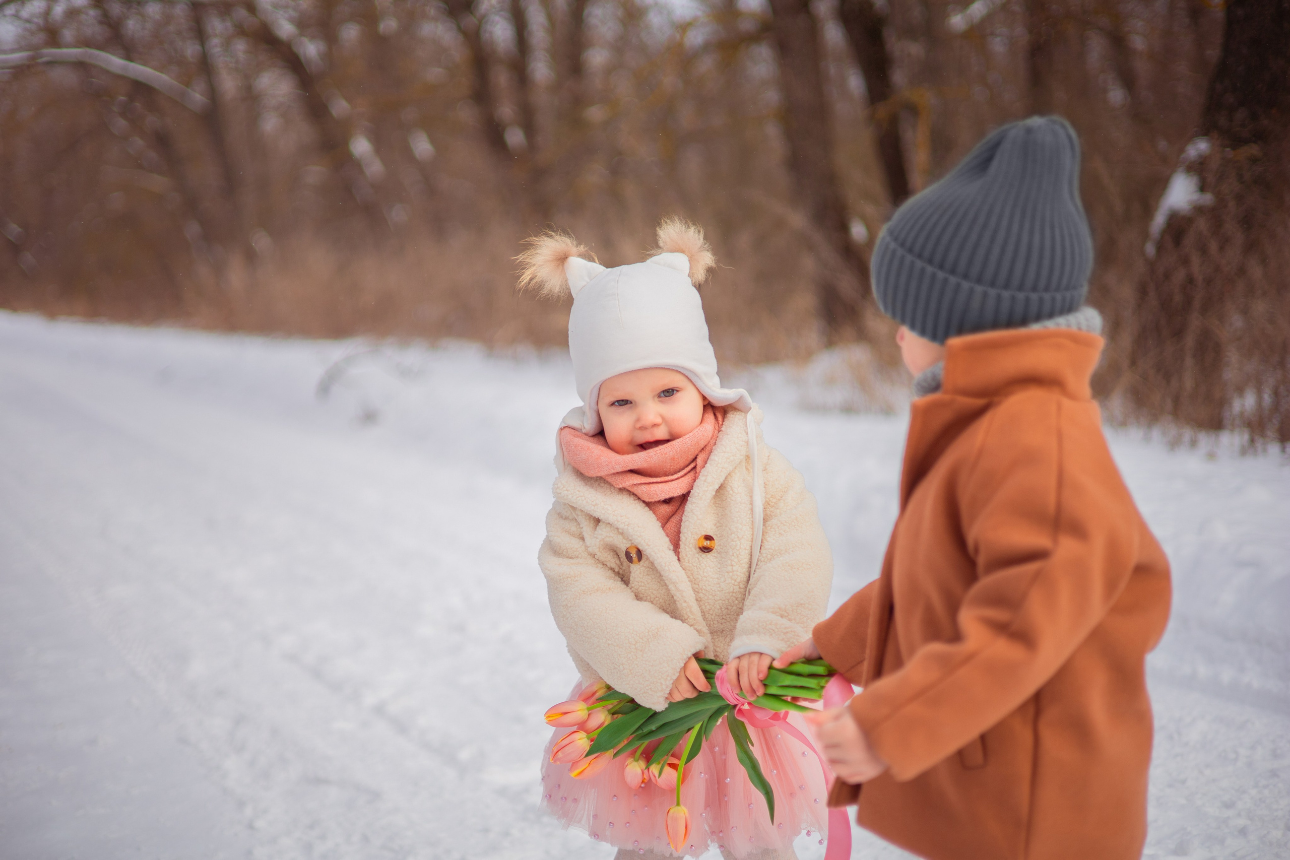 Даня и Поля тюльпаны. Семейный и детский фотограф в Михайловке Татьяна Лестьева