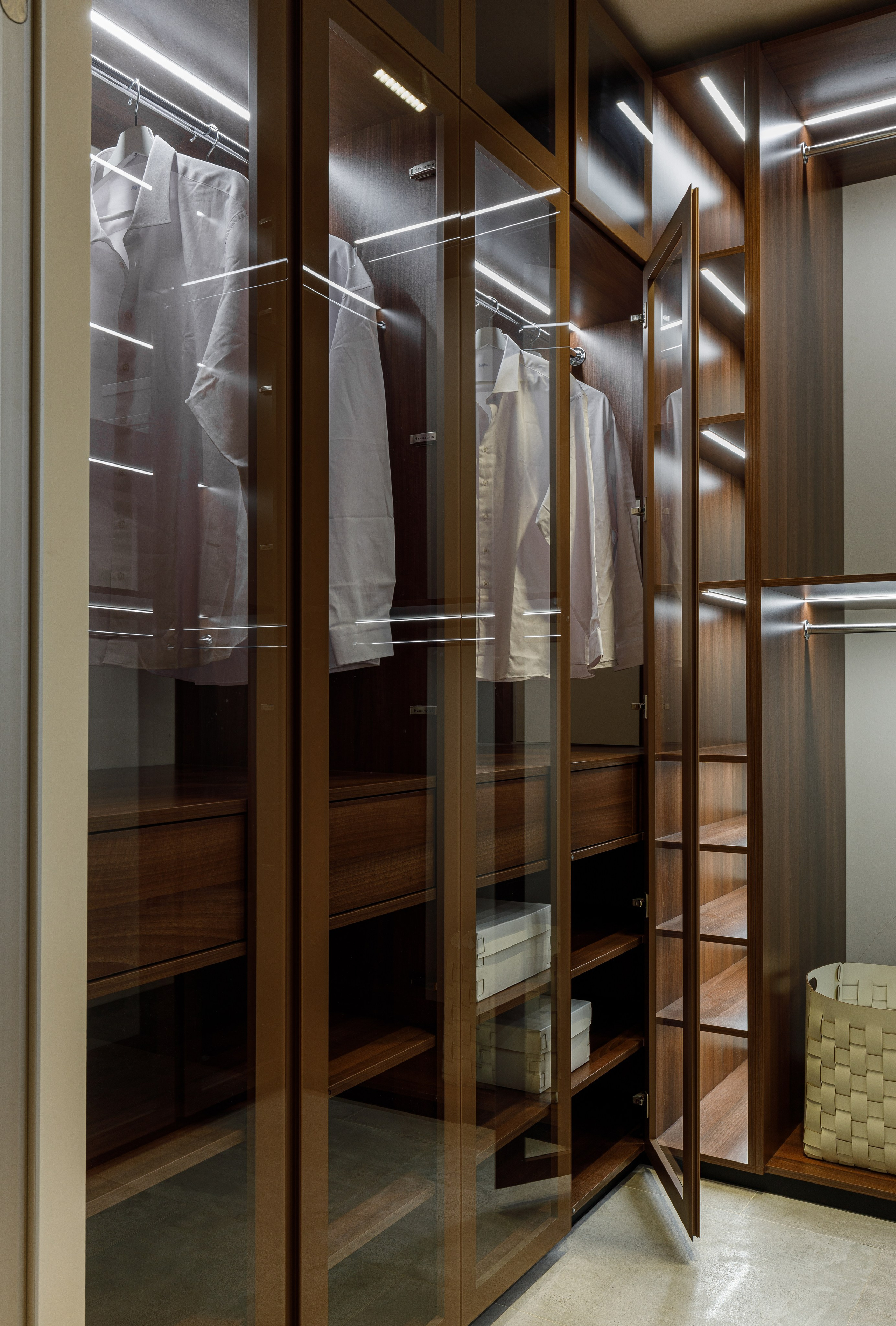 гардеробная комната в современном стиле