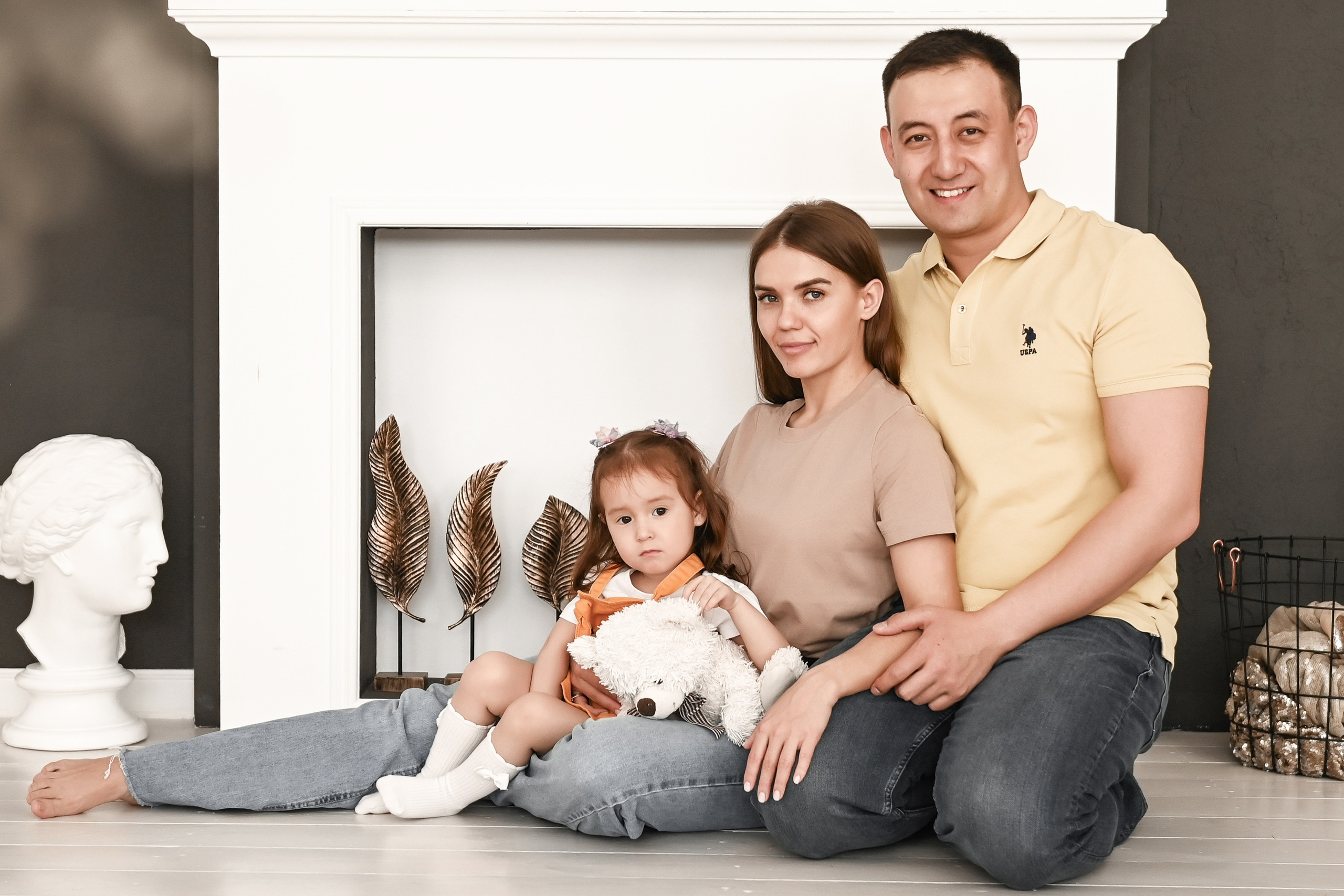 Семейная студийная  фотосессия 2. Свадебный, семейный, детский, контент фотограф в Омске Максим Ильин