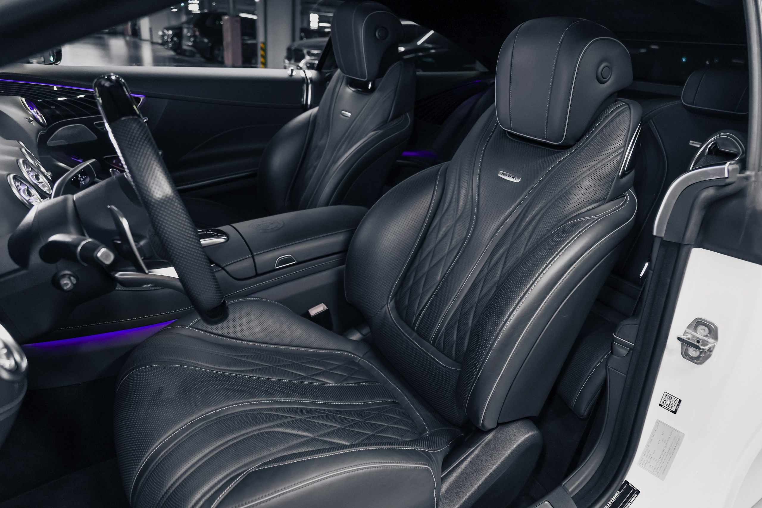 2020 MERCEDES BENZ S63 AMG WHITE ON BLACK $145,000 / 27,100 KM ODOMETER. Mixturecaptures