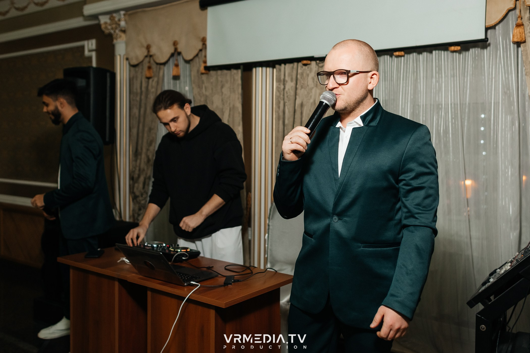 BAD BOYS BAND в ресторане «Империя»