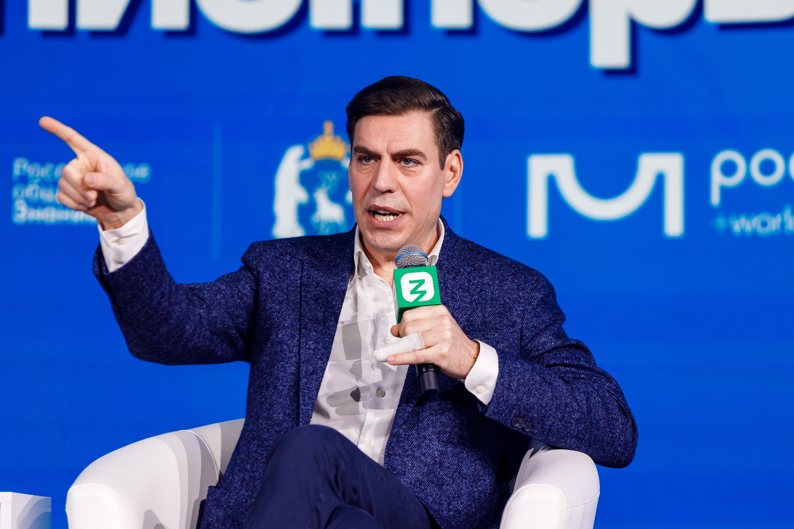 Всемирный фестиваль молодёжи 2024 в России. Репортажный фотограф в Москве, Сочи и Санкт-Петербурге