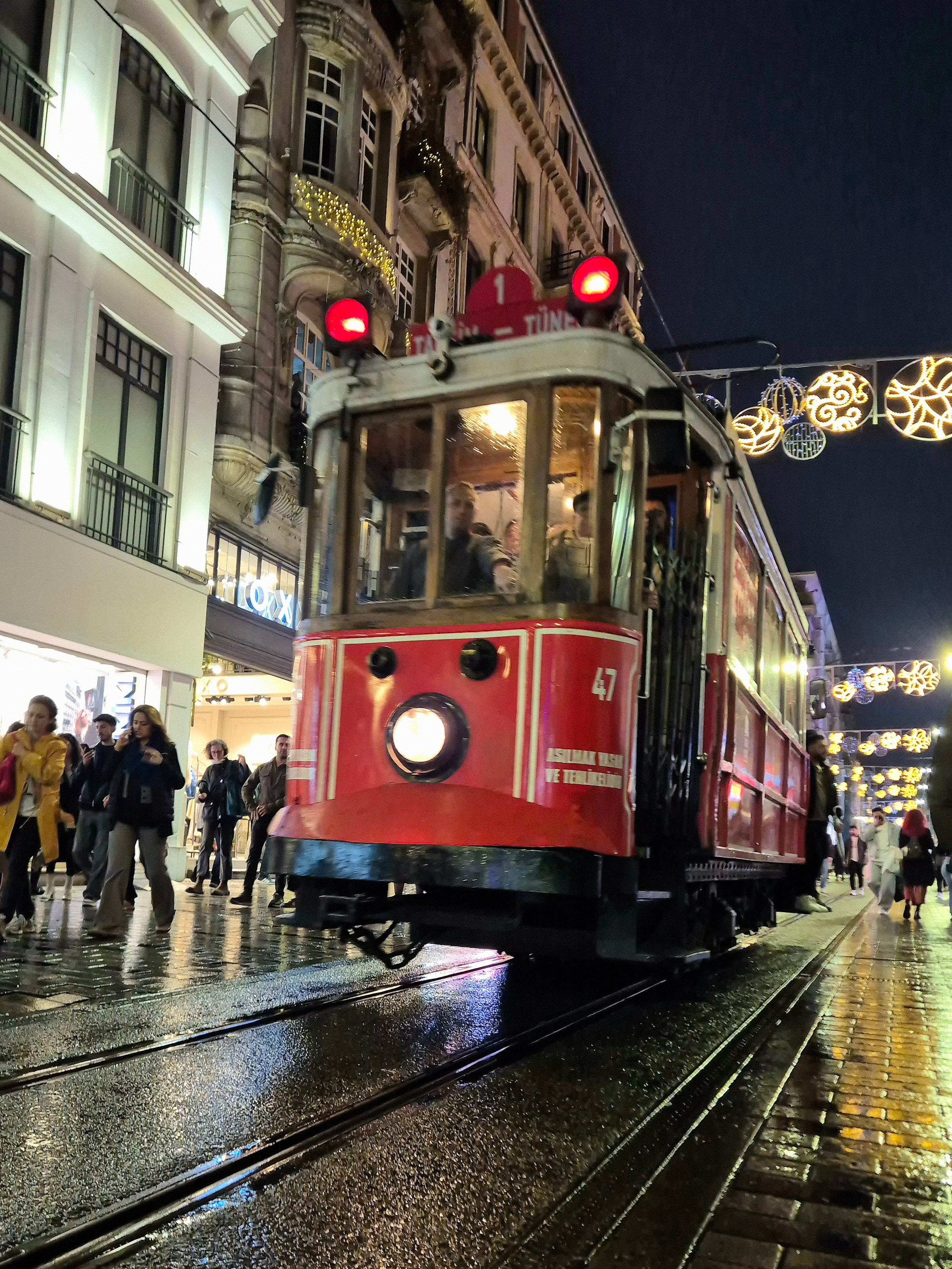 Исторический трамвай на Истикляле