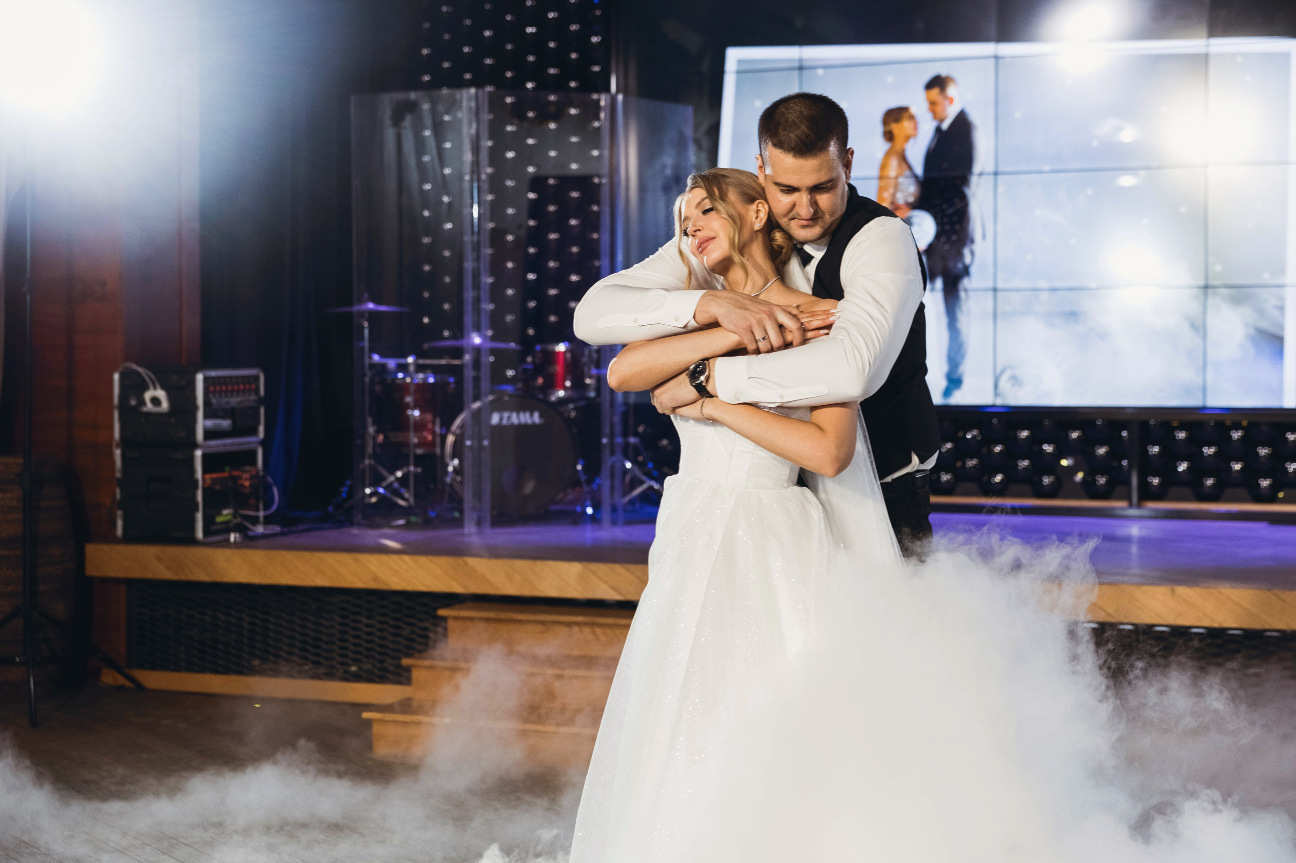 Ян и Екатерина (Дали Хол). Свадебный и семейный фотограф в городе Сургуте Стерликова Светлана