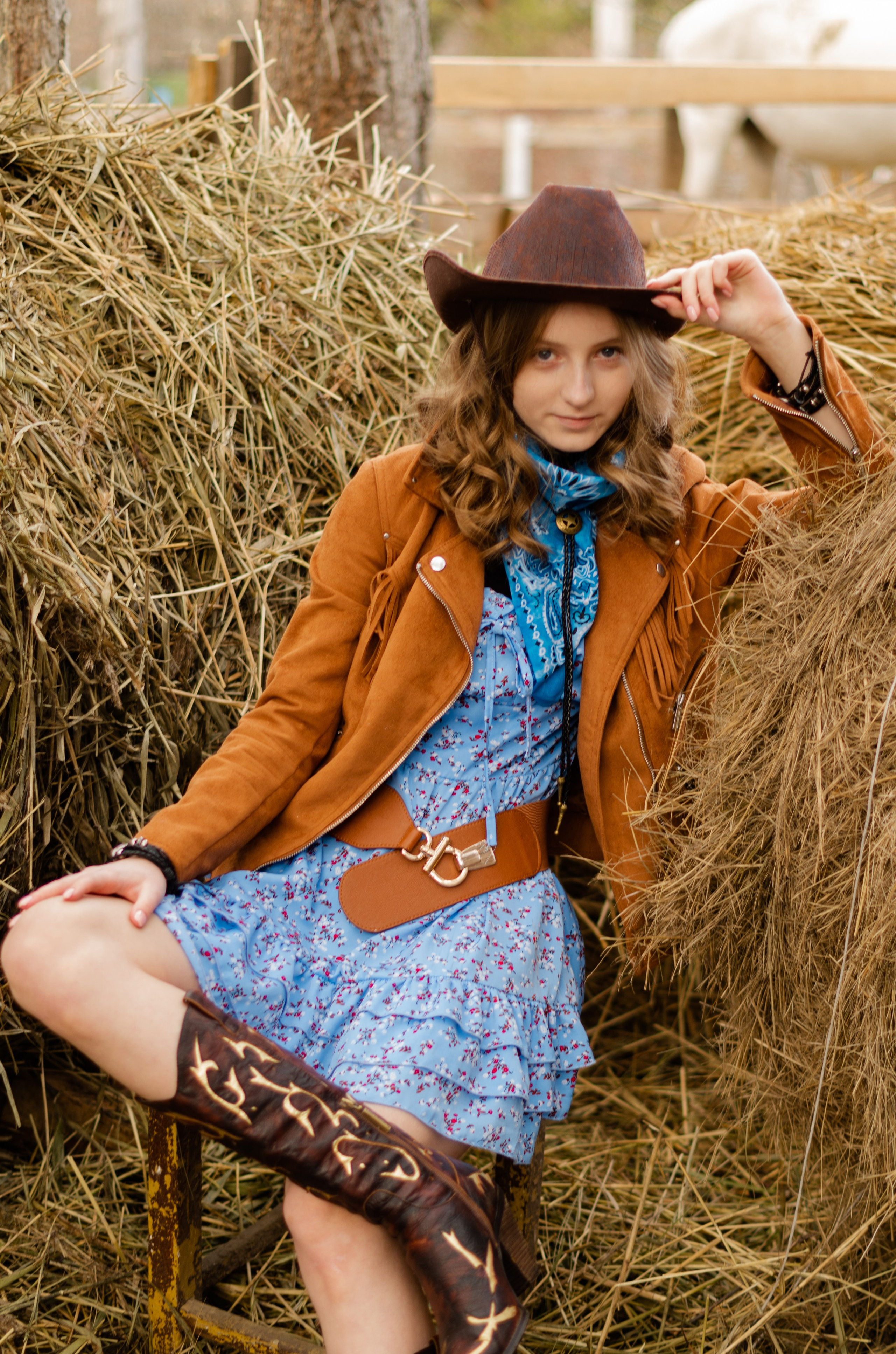 Ковбойская девчонка. Фотограф Марина Доглядная Челябинск фотосессии с лошадьми, мотоциклами