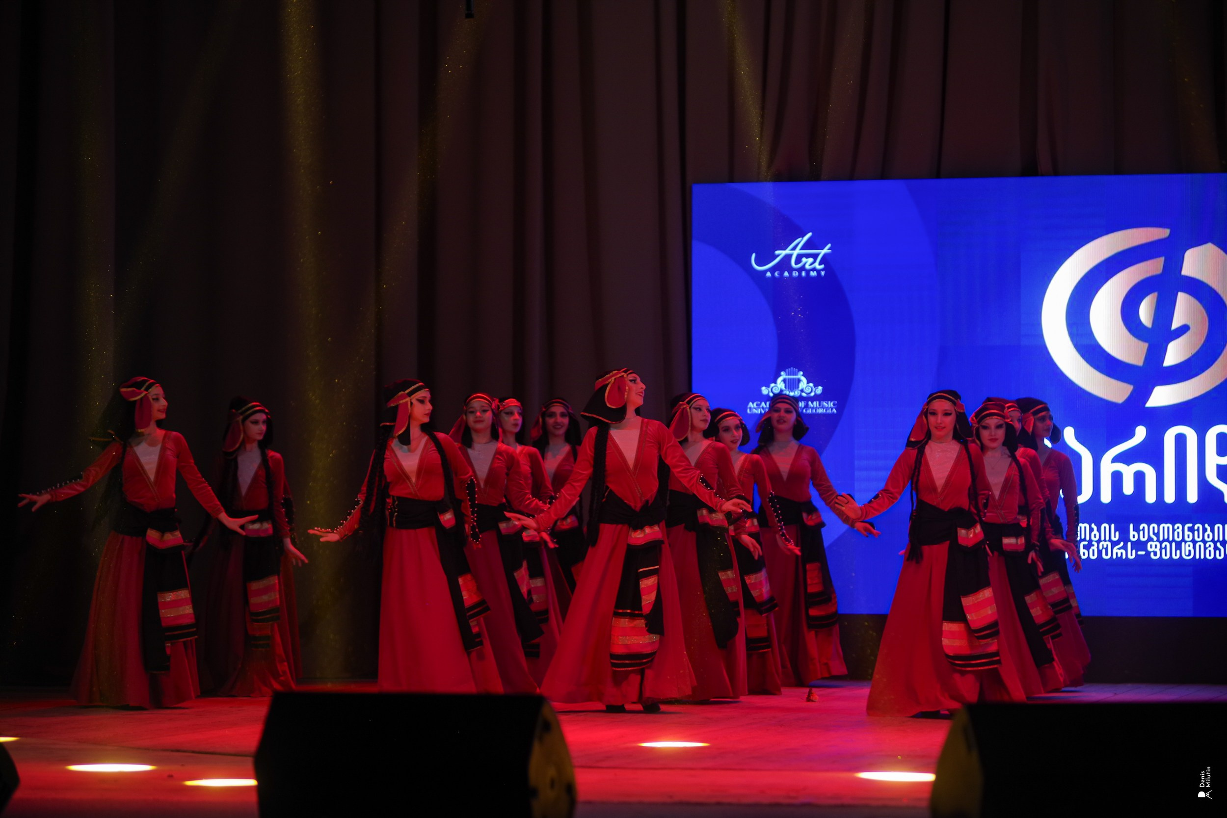 Танцы в Хоби. Портретный фотограф Денис Милютин