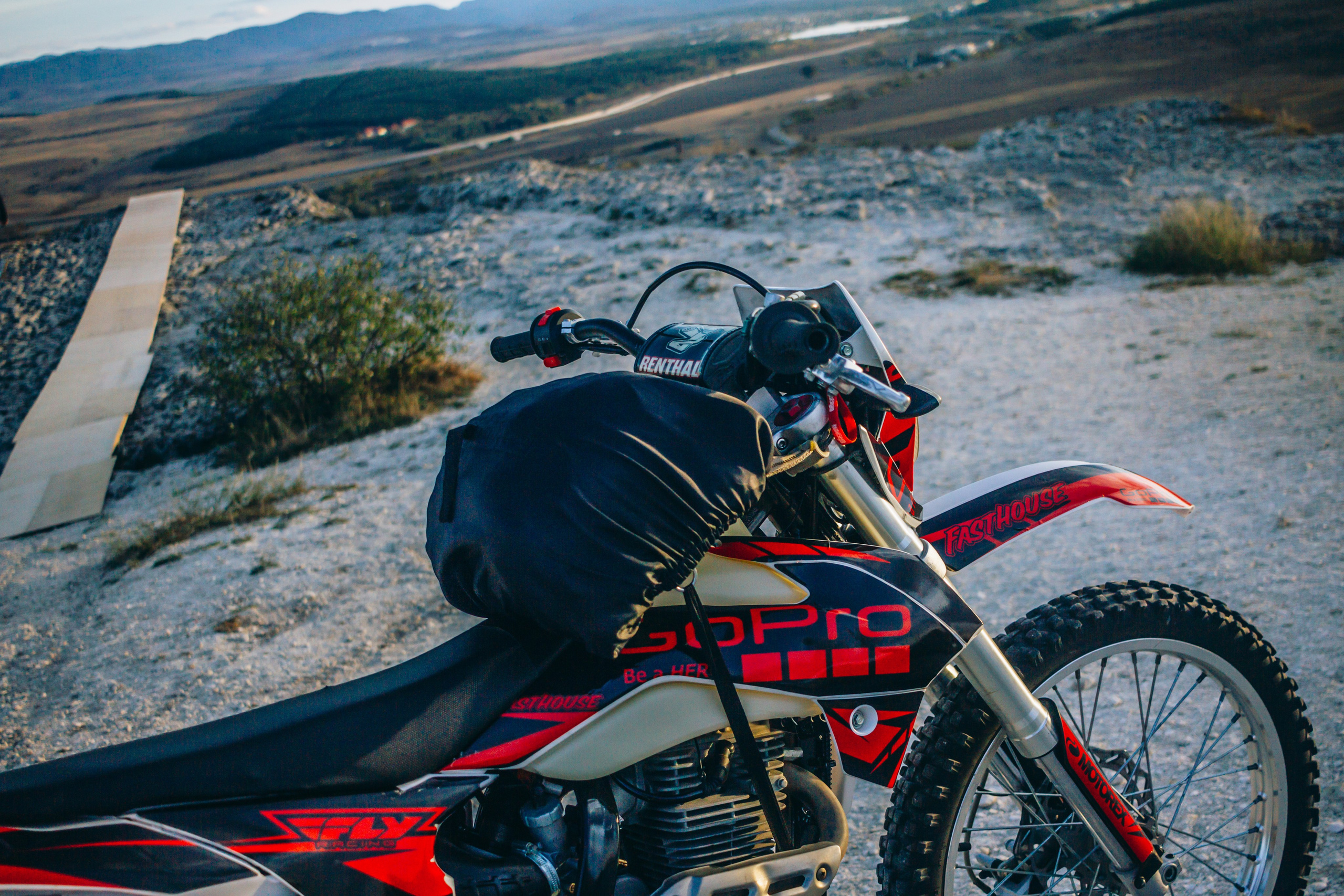 MOTOBASE. Фотограф в Крыму Григорий