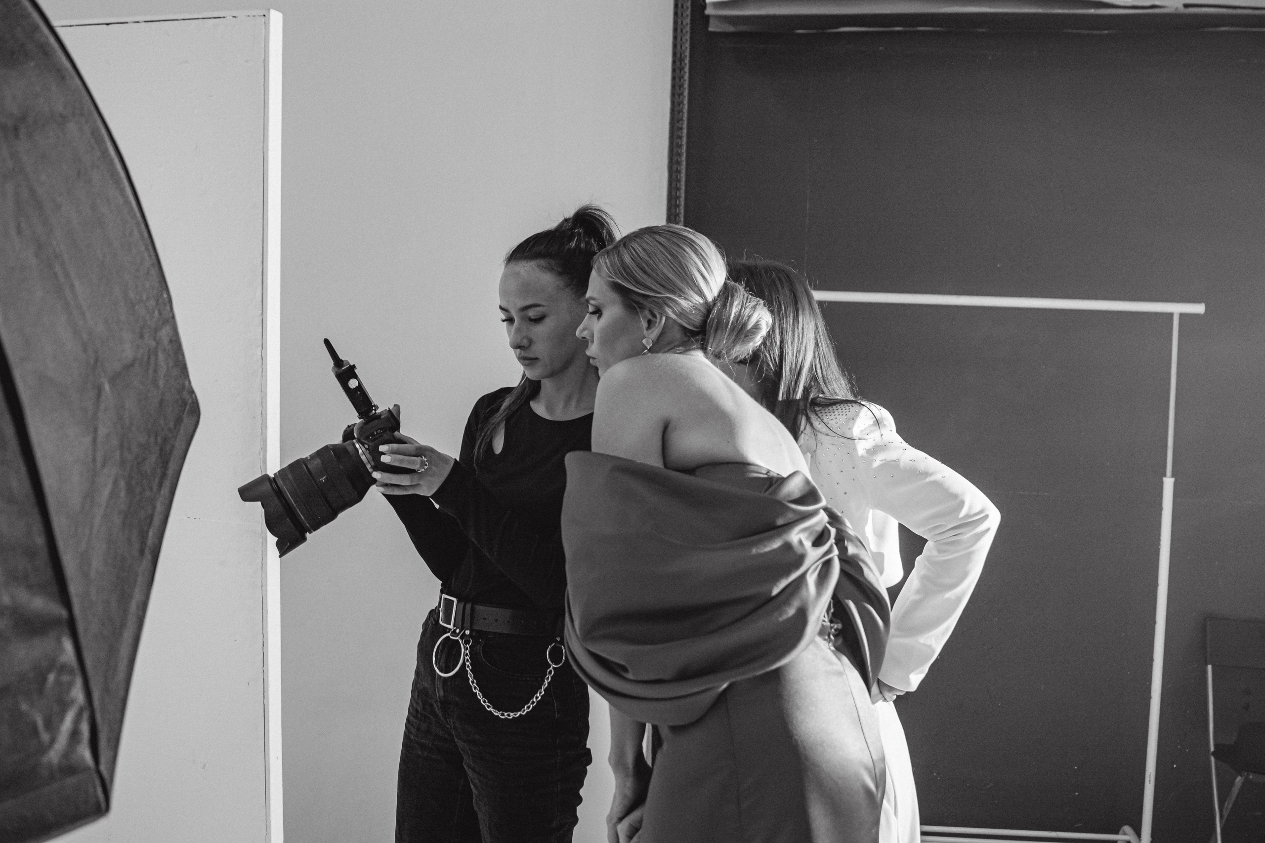 Фэшн-съёмка участниц Миссис Бизнес Гатчина 2023. Портретный фотограф в Санкт-Петербурге Дмитриева Наталия