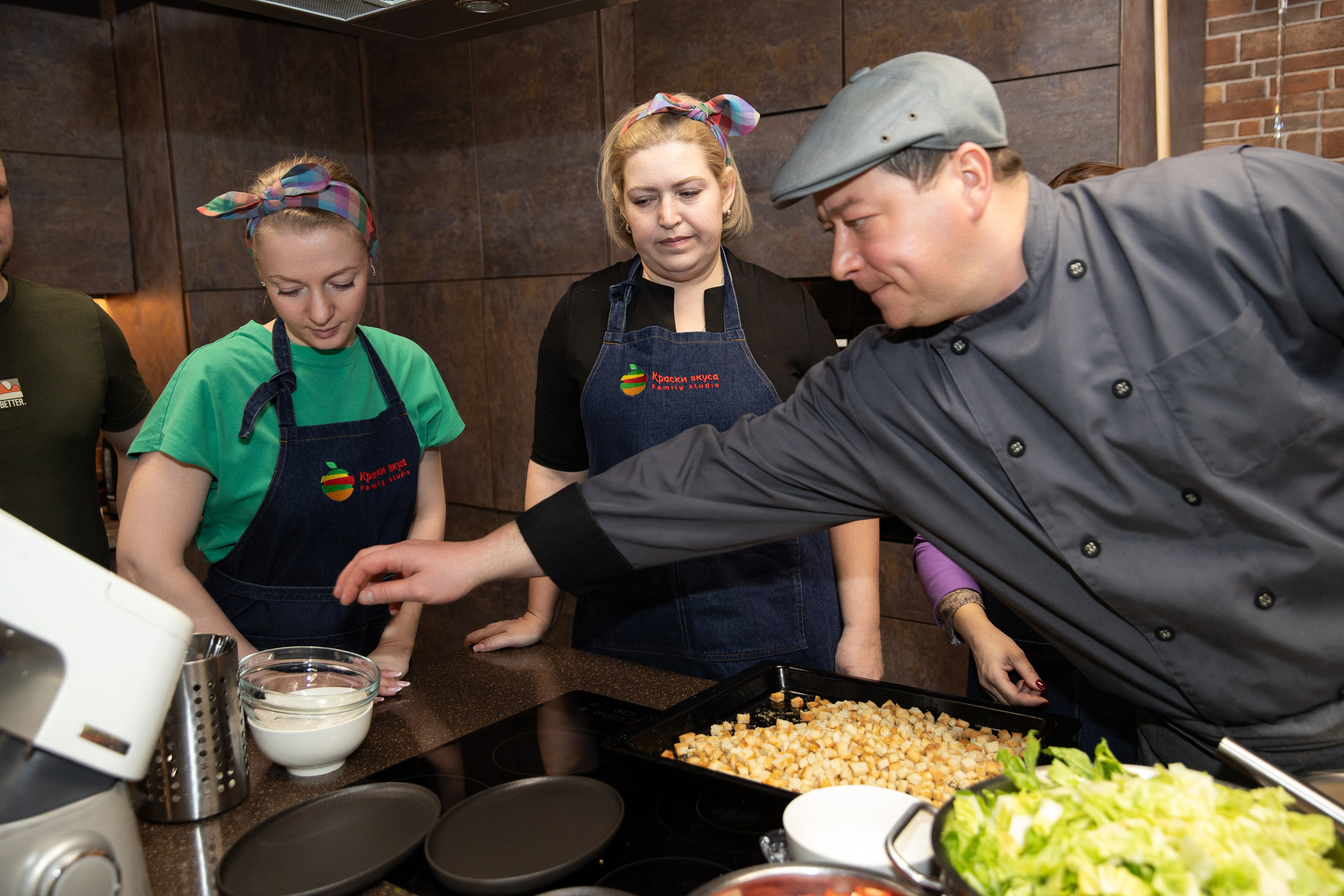 Встреча во «Краски Вкуса». Свадебный фотограф Иркутск, репортажный фотограф Иркутск