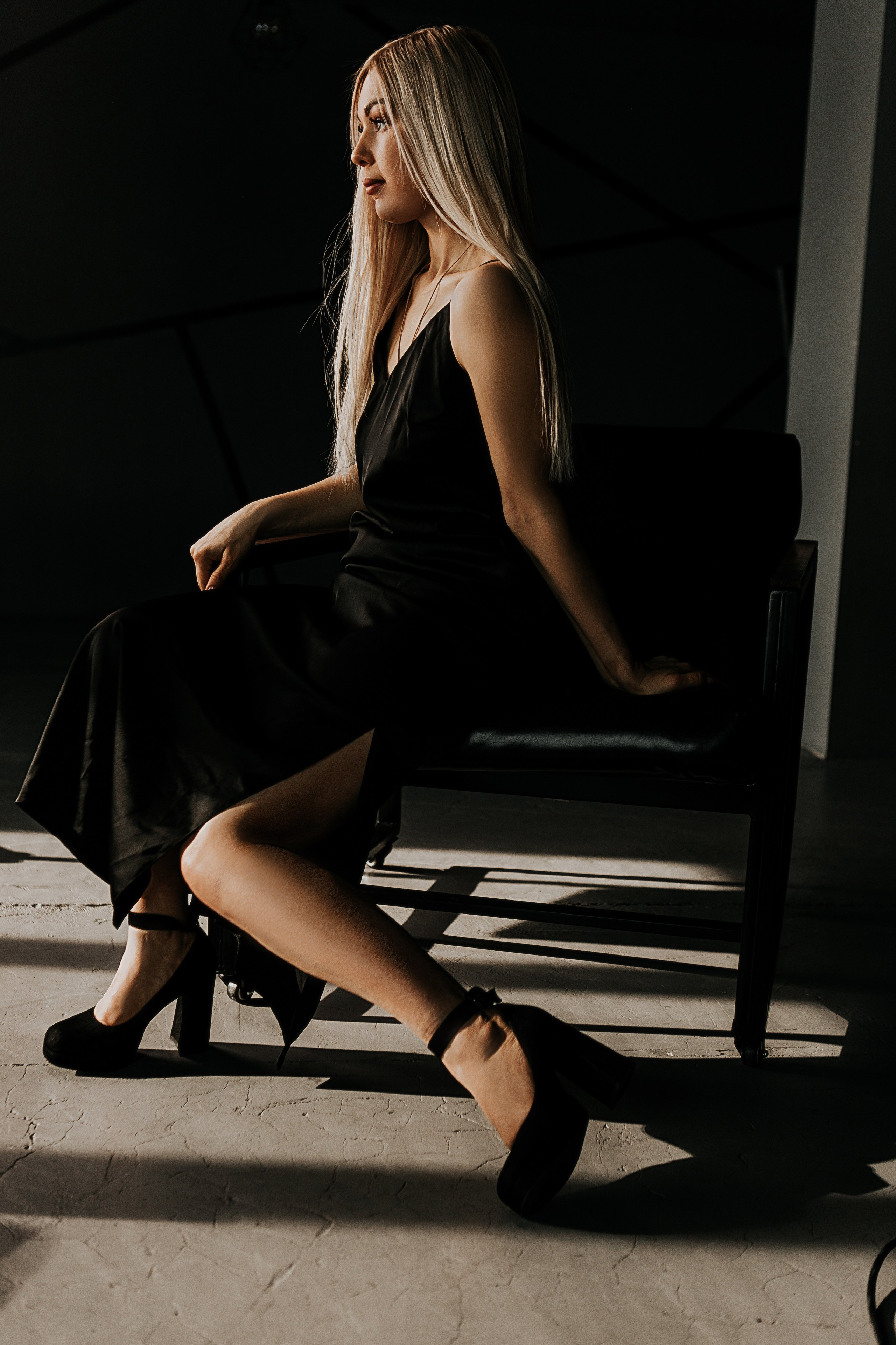 Женский портрет. женская фотосессия в иркутске. студийная фотосессия иркутск. Фотограф. женский фотограф. Фотографирую девушек в студии. фотосессия с масками ГОБО