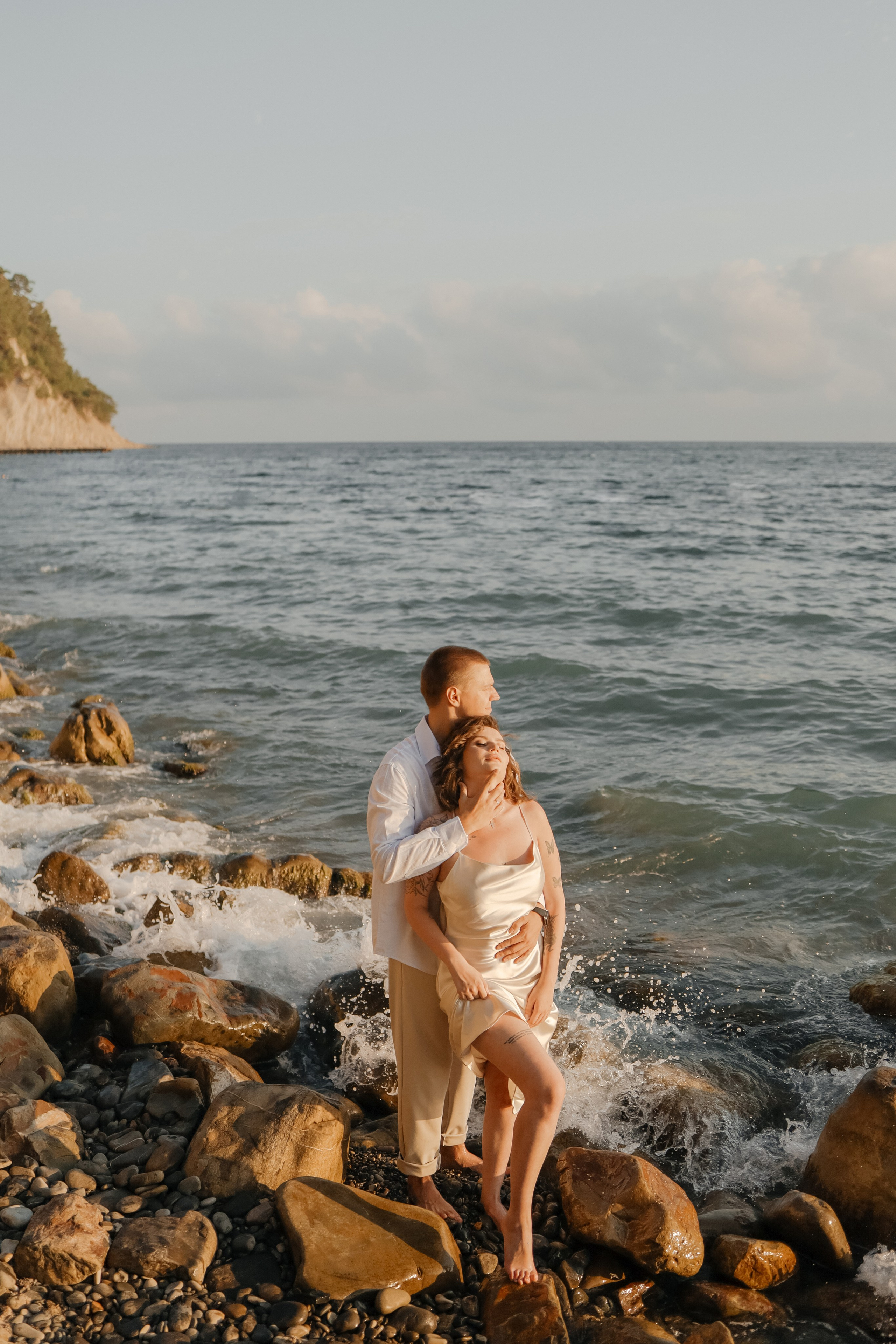 История любви на живописных скалах. Семейный и портретный фотограф в Геленджике Любовь Бодрова