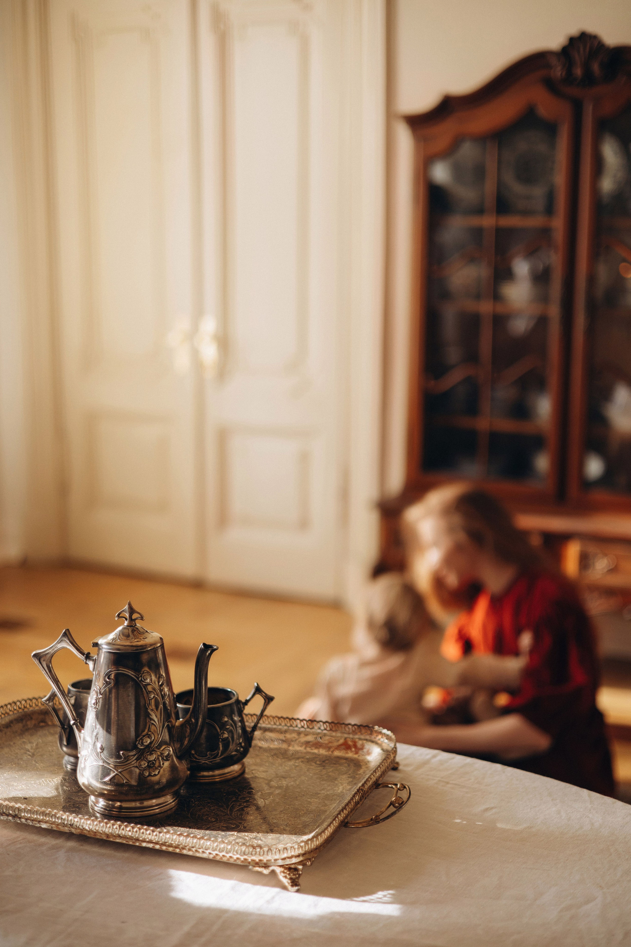 Тоня и Мироша в исторической квартире в центре Москвы. Семейный фотограф в Москве Марина Петра