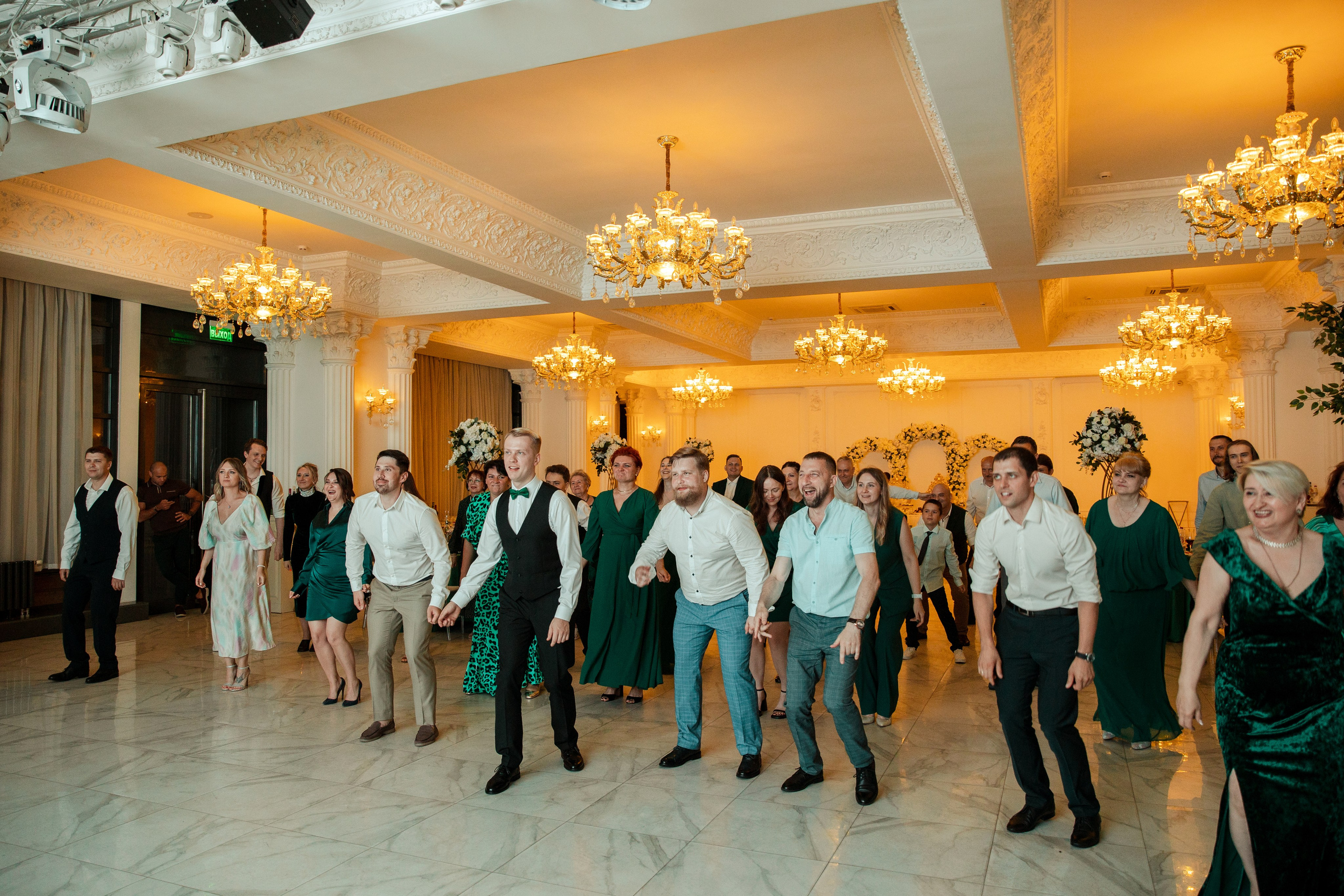 Саша и Лина. Ведущий на свадьбу в Москве Зубков Алексей