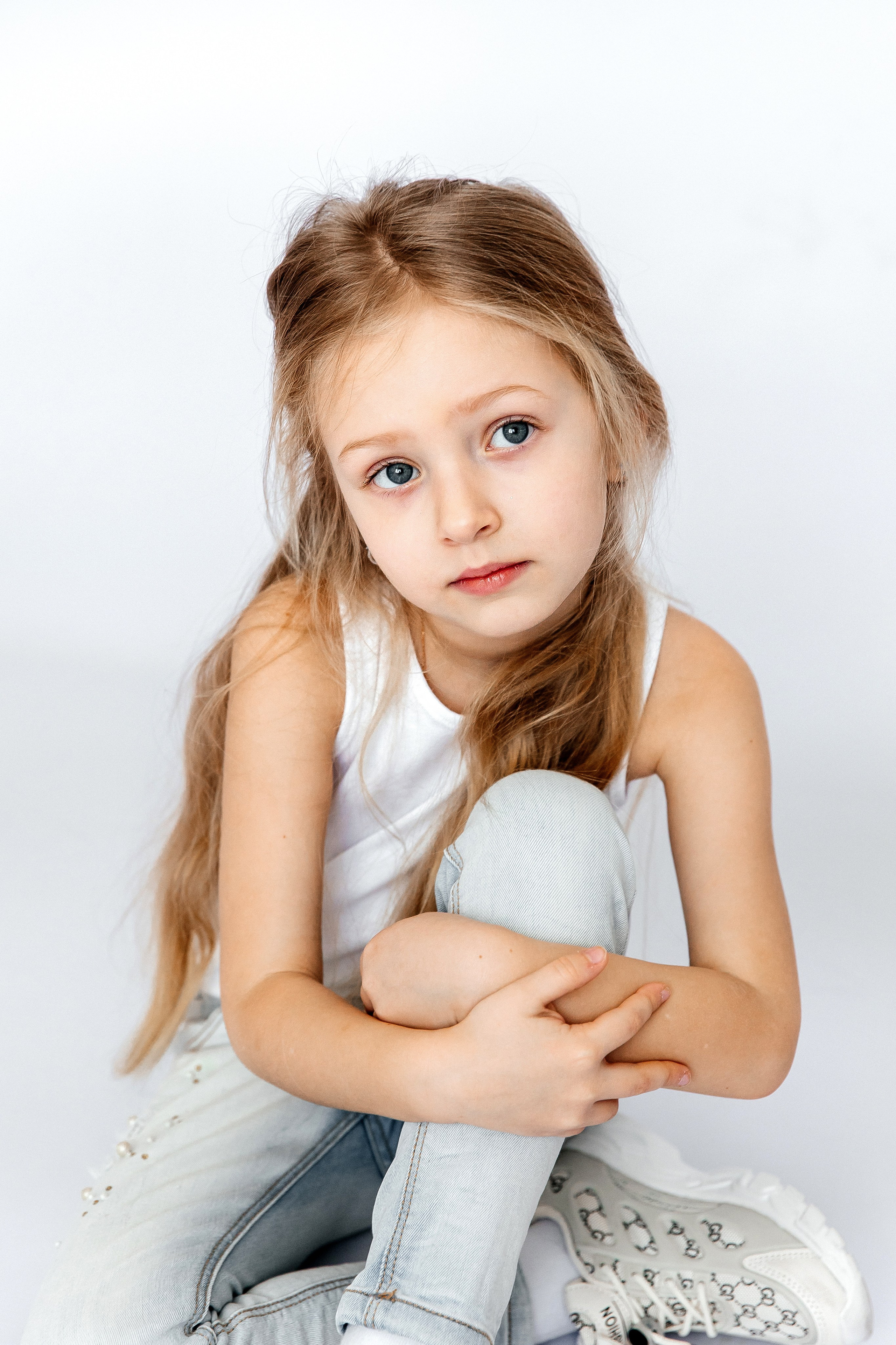 Белый фон. Детский фотограф, выпускные альбомы в Нижнем Новгороде Бодягина Мария