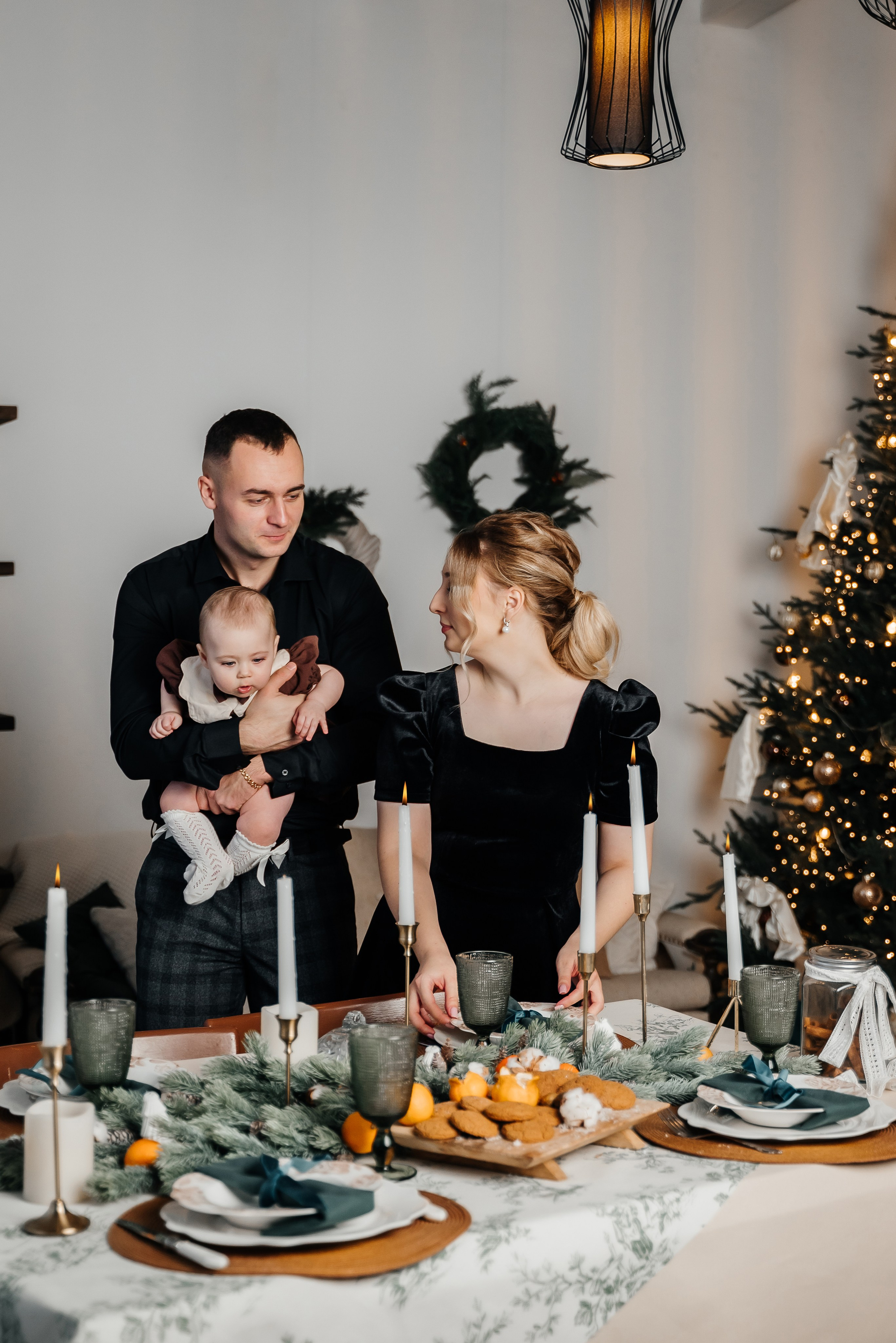 Мама, папа и маленькая принцесса (студия Молоко, зал Милена). Фотограф в Дзержинске Наташа Баева