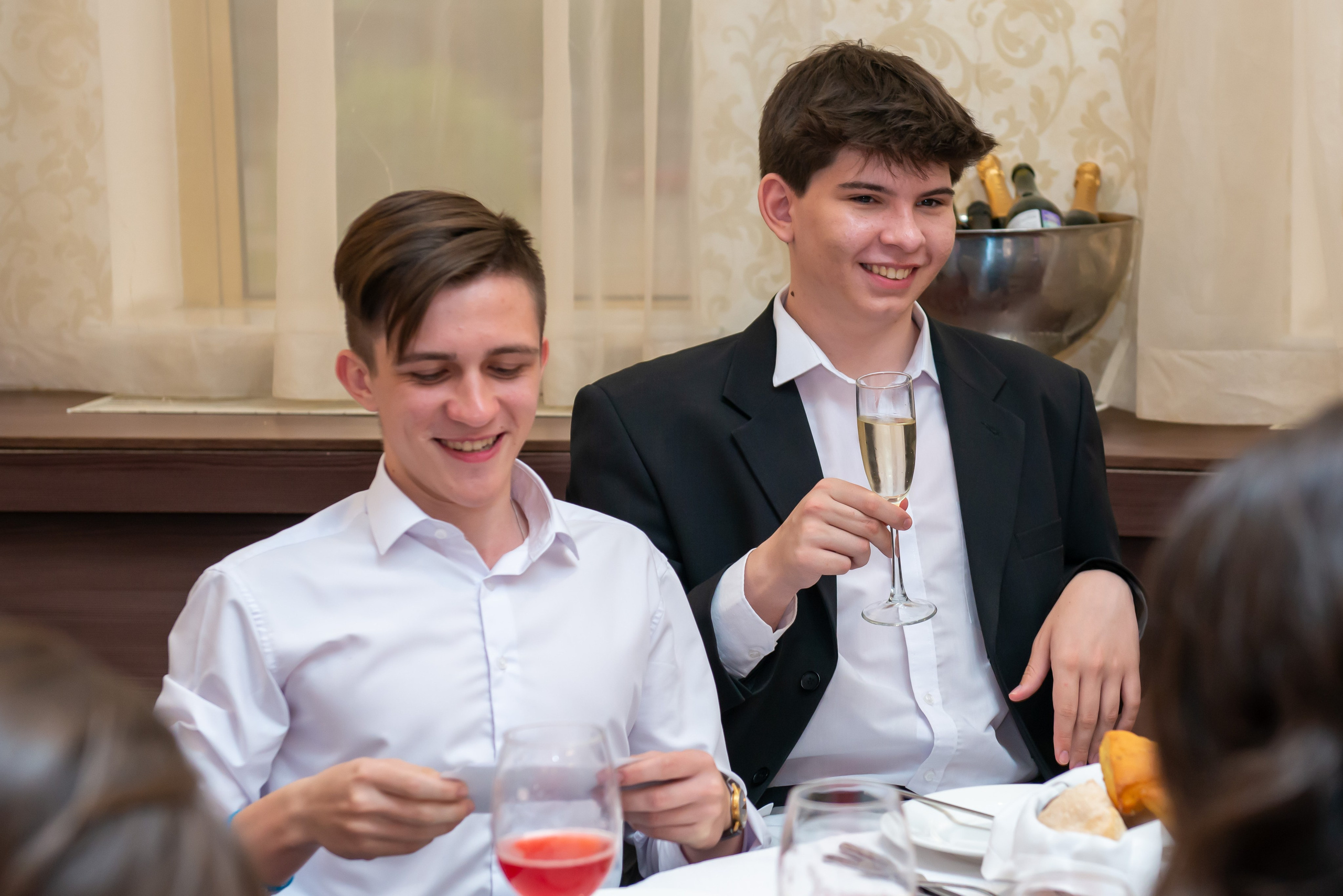 Выпускной вечер в гимназии № 37, ресторан La Ronde