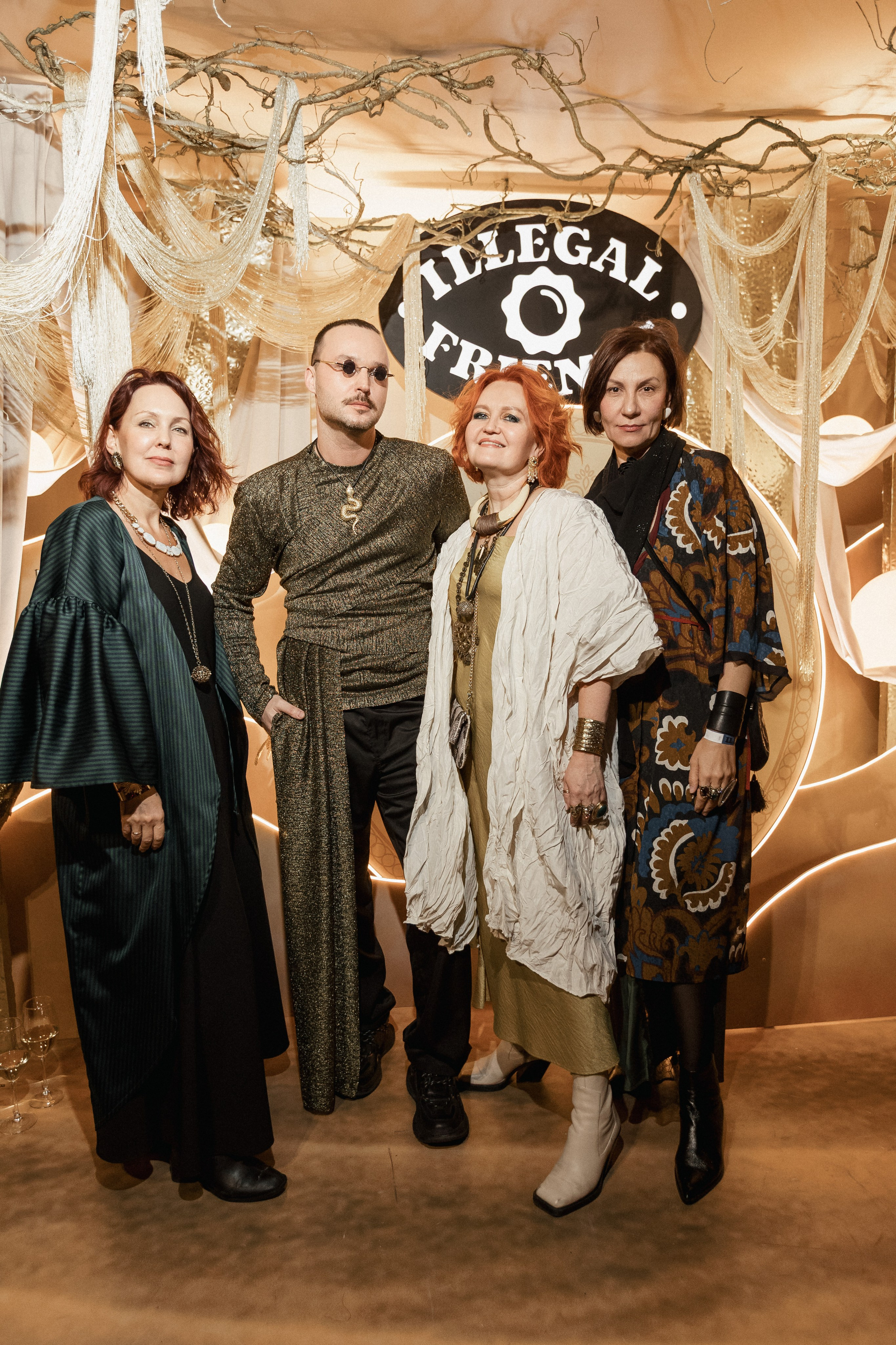 ILLEGAL FRIENDS — MIRAGE [PART I]. СВОИ. ФОТООТЧЕТЫ-СОБЫТИЯ-МЕСТА