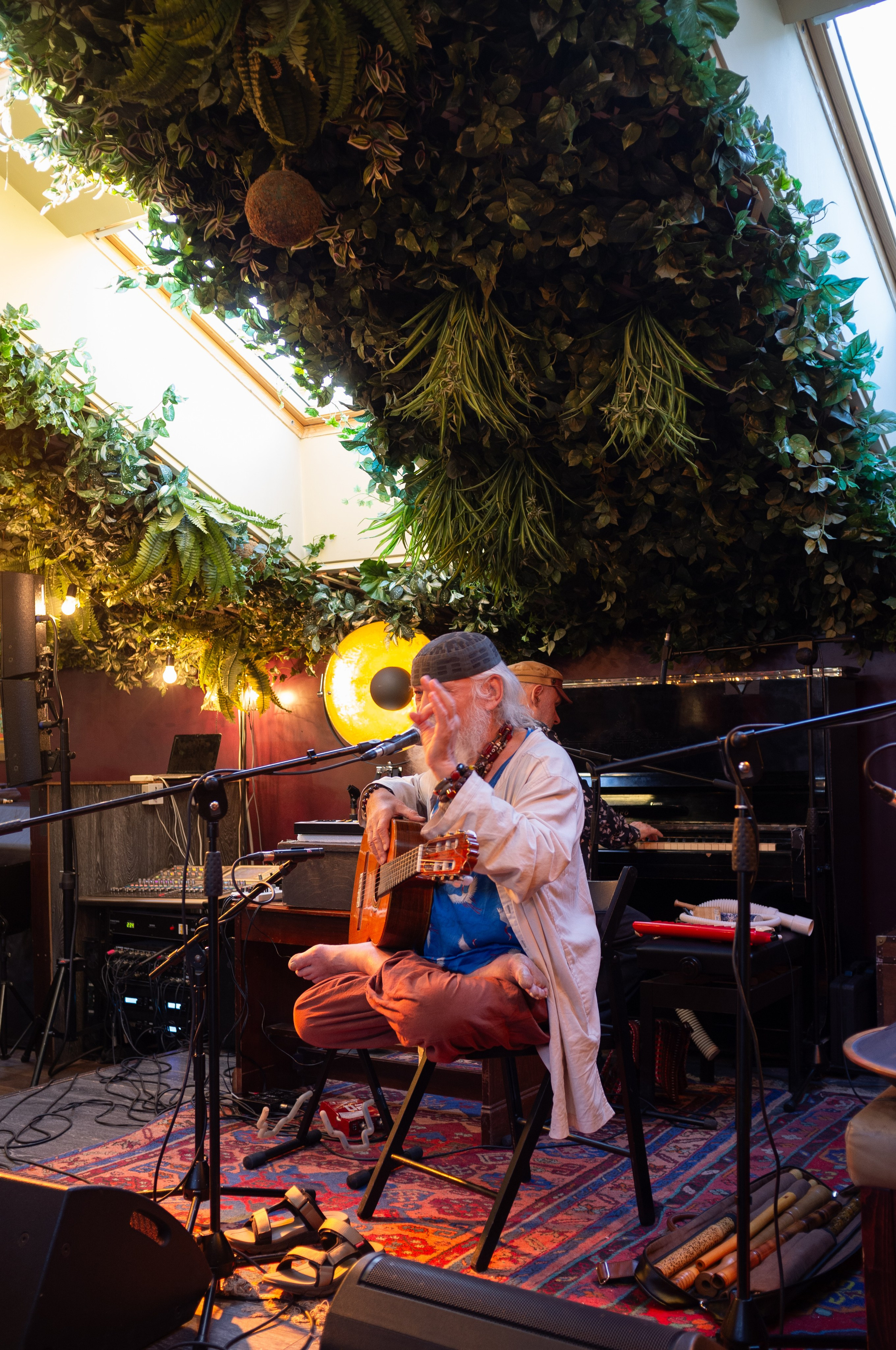 Китайский джаз и этника. Бронислав Виногродский в Kozlov club. Искусство фотографии. Мария Осокина
