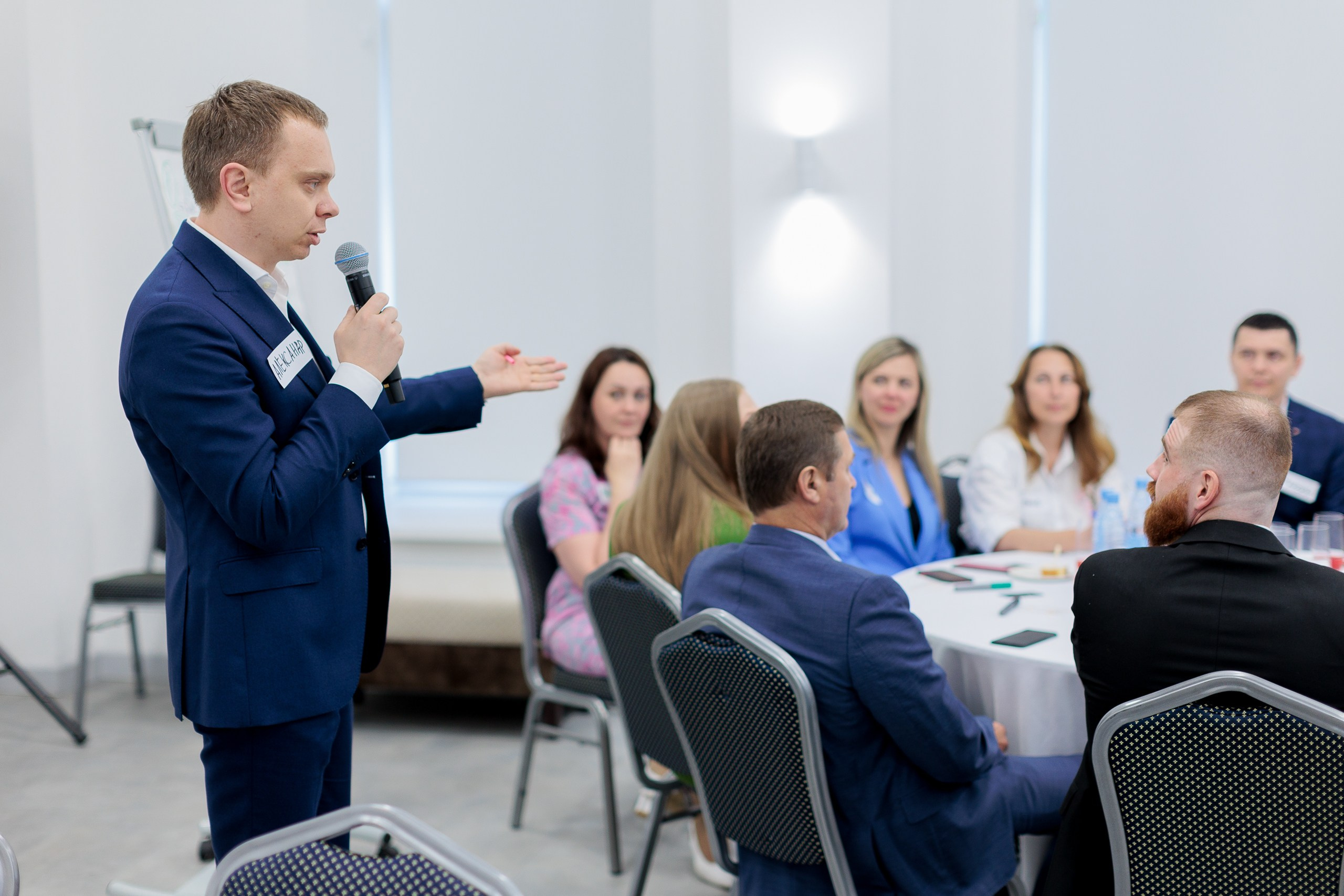 Фотограф для съемки награждения на корпоративной премии. Контент для бизнеса в Екатеринбурге Полдень Медиа