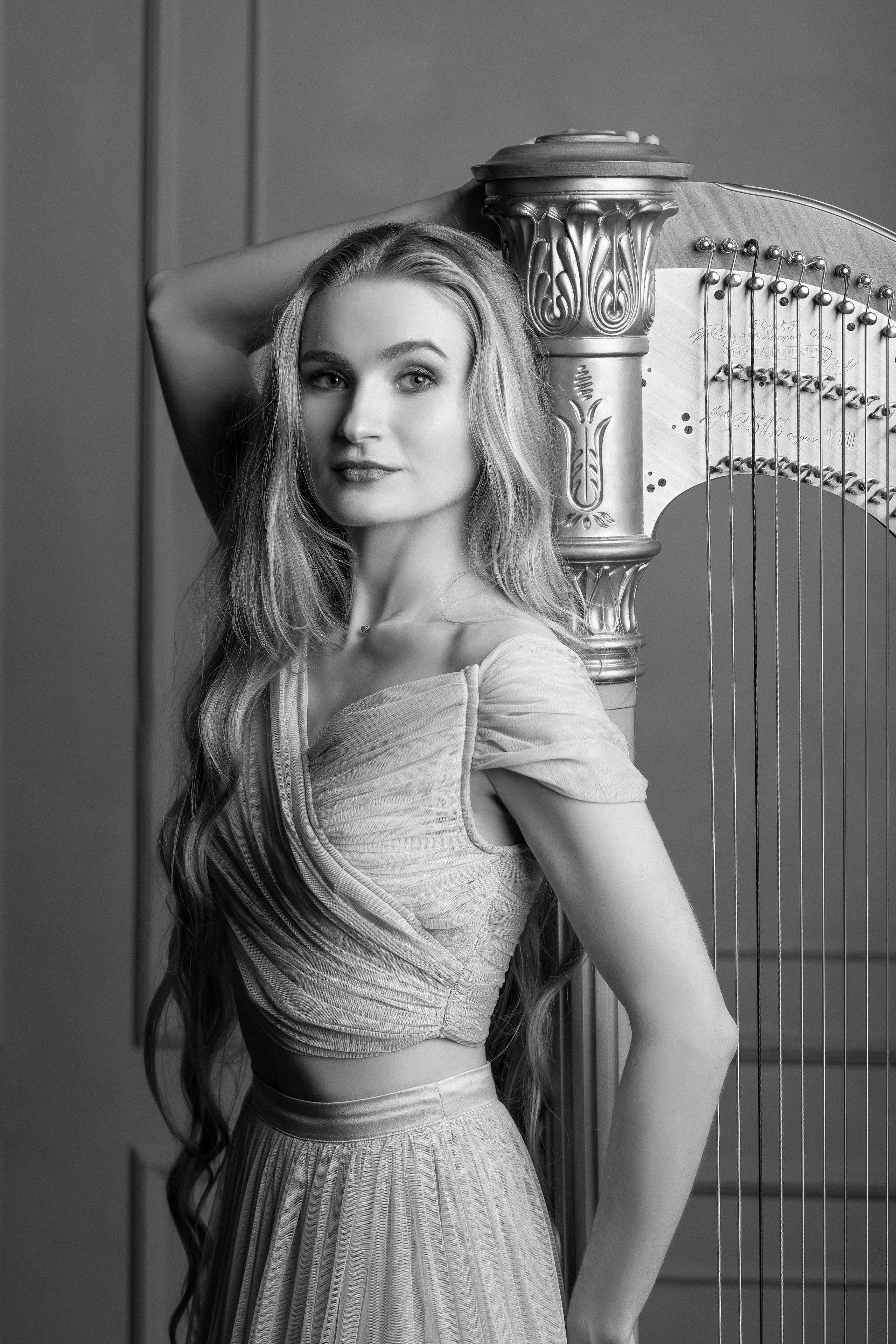 Harp girl. Portrait photographer in Minsk Slava Potalakh