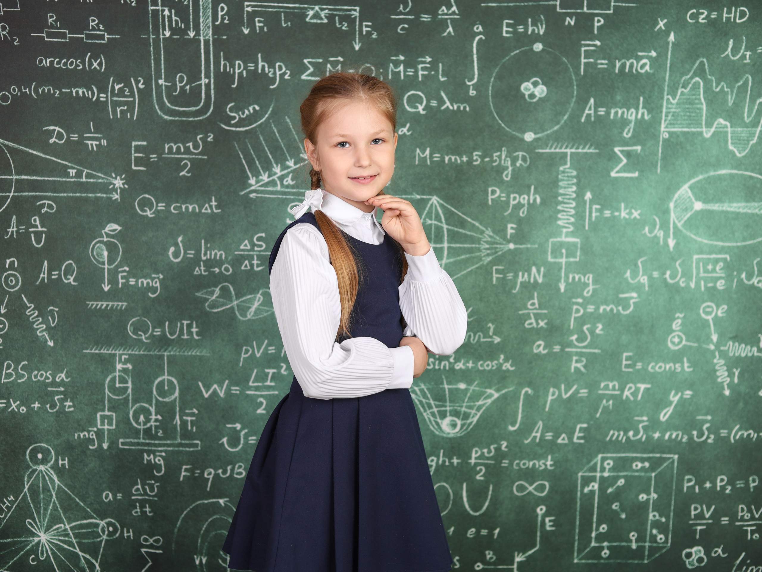 Выпускная книга "Ветер". Выпускные альбомы в Тюмени для школ, садов, вузов спортивных секций