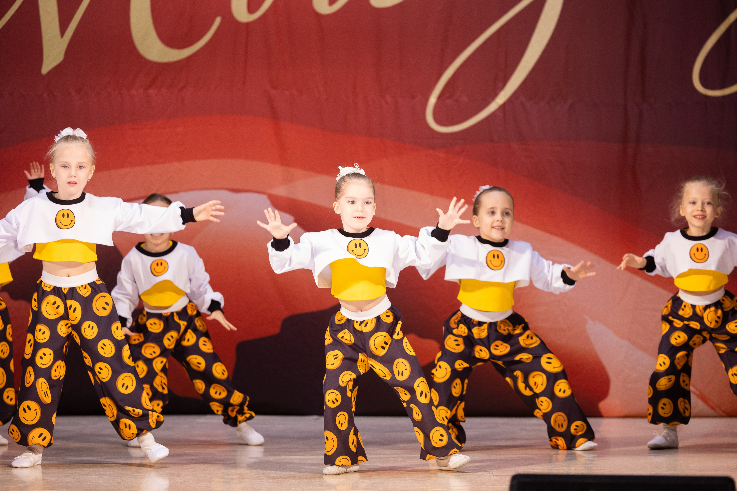 9 ноября, танцевальные номера, г. Волгоград. Золотое яблочко