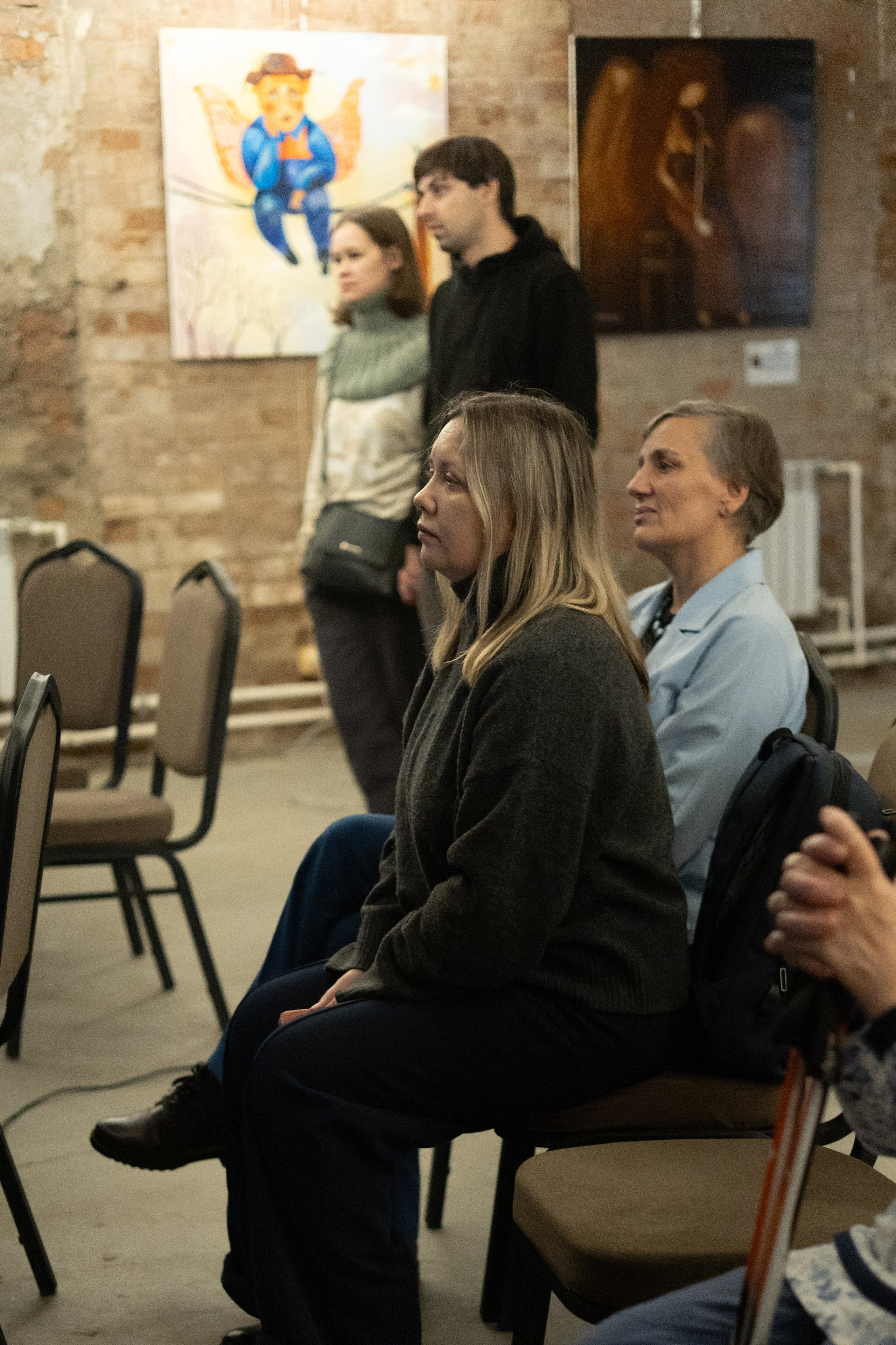 Выставка «АНГЕЛЫ МИРА». Фотограф Красноярск съемки лавстори, фотосессия в студии, портретная съемка, творческие фотосессии