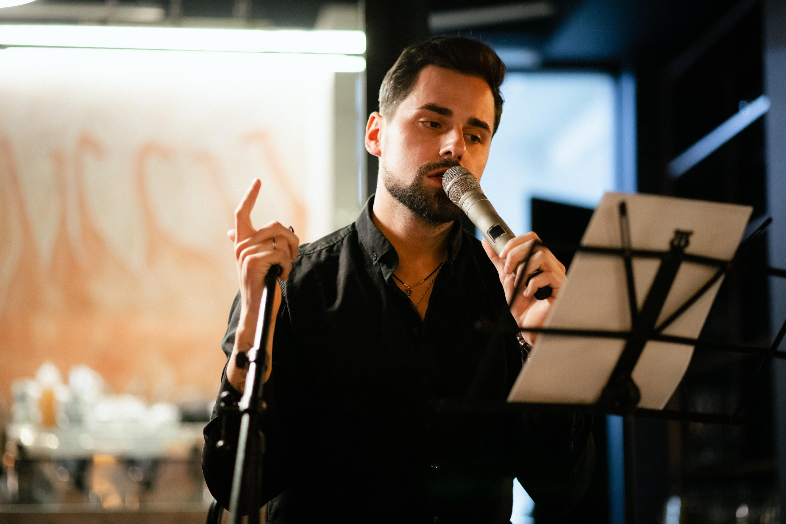 МУЗЫКАЛЬНО-ПОЭТИЧЕСКИЙ ВЕЧЕР С ИВАНОМ ЗАСУХИНЫМ. СВОИ. ФОТООТЧЕТЫ-СОБЫТИЯ-МЕСТА