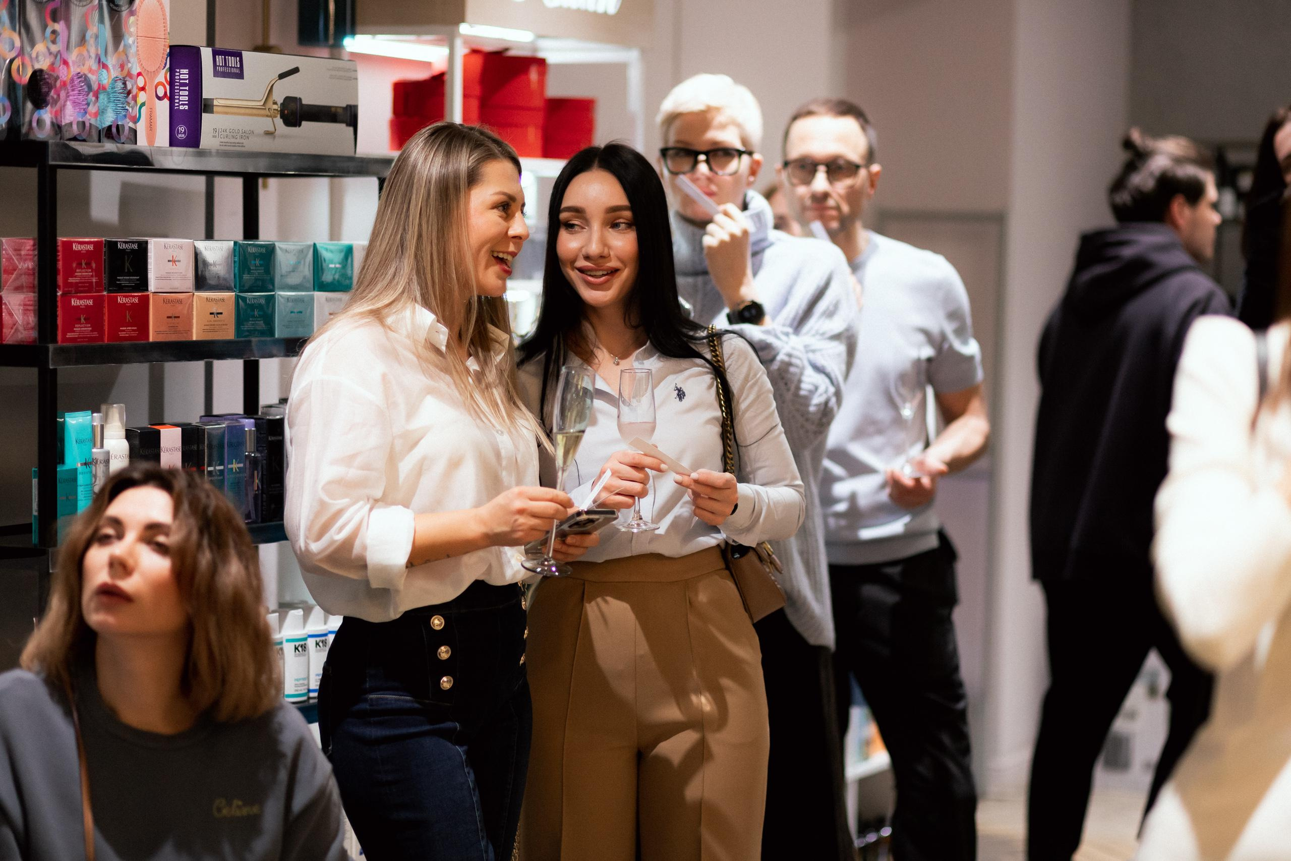 LES SOEURS DE NOE [ПРЕЗЕНТАЦИЯ БРЕНДА]. СВОИ. ФОТООТЧЕТЫ-СОБЫТИЯ-МЕСТА